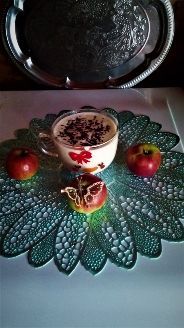 Яблочно-сметанный десерт в стаканчике