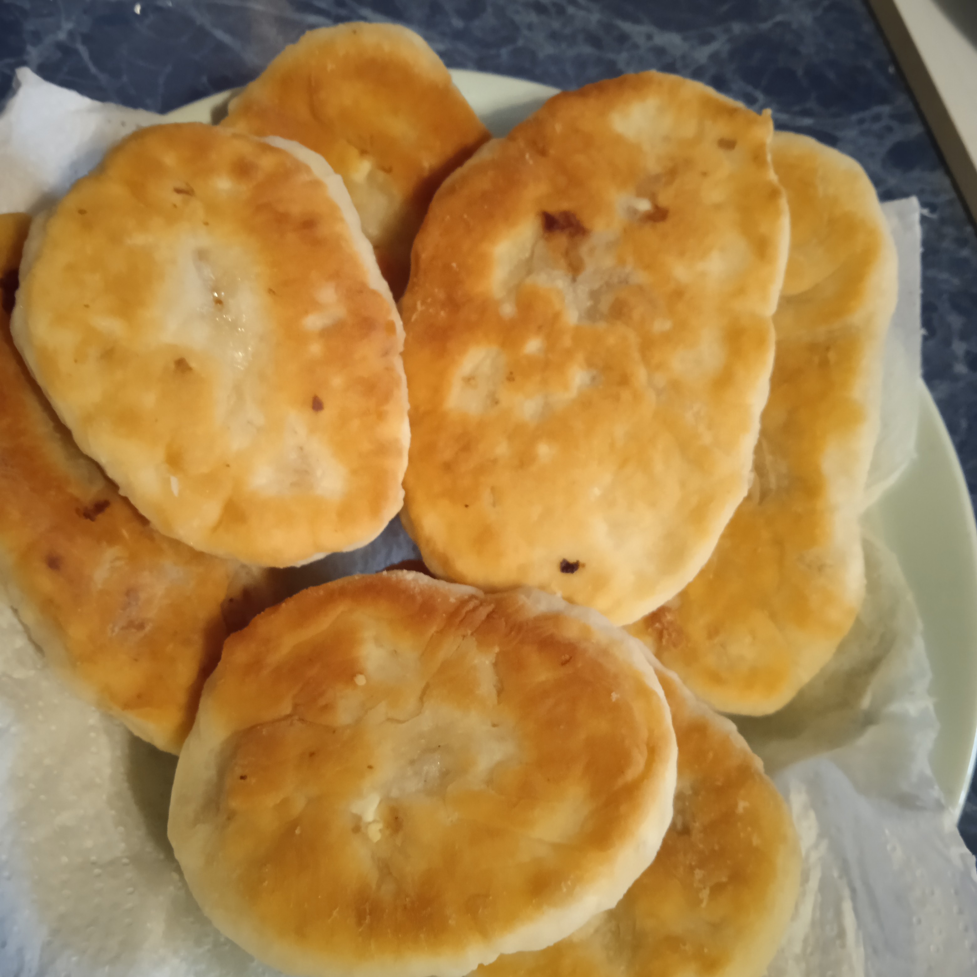 Пирожки с мясом (в духовке и на сковороде) на кефире. Без дрожжей рецепт с  фото пошаговый от Людмила Попова - Овкусе.ру