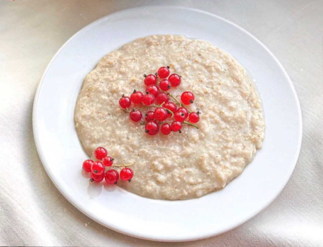 Каша пшеничная с персиками