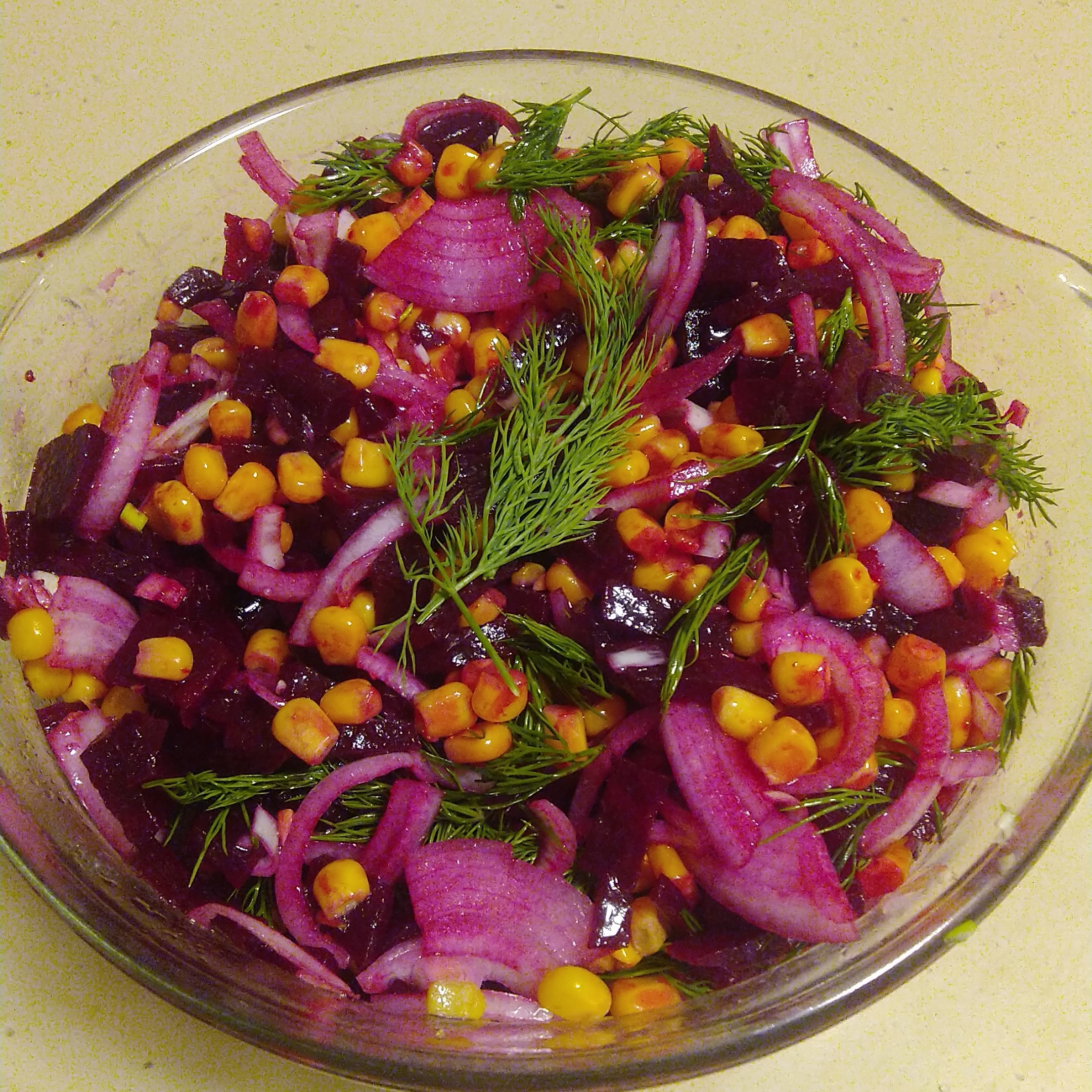 Свекольный салат с кукурузой