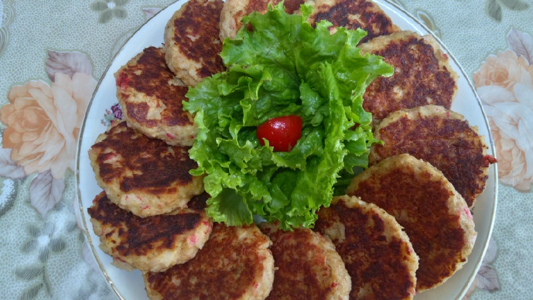 Котлеты из крабовых палочек с сыром на сковороде