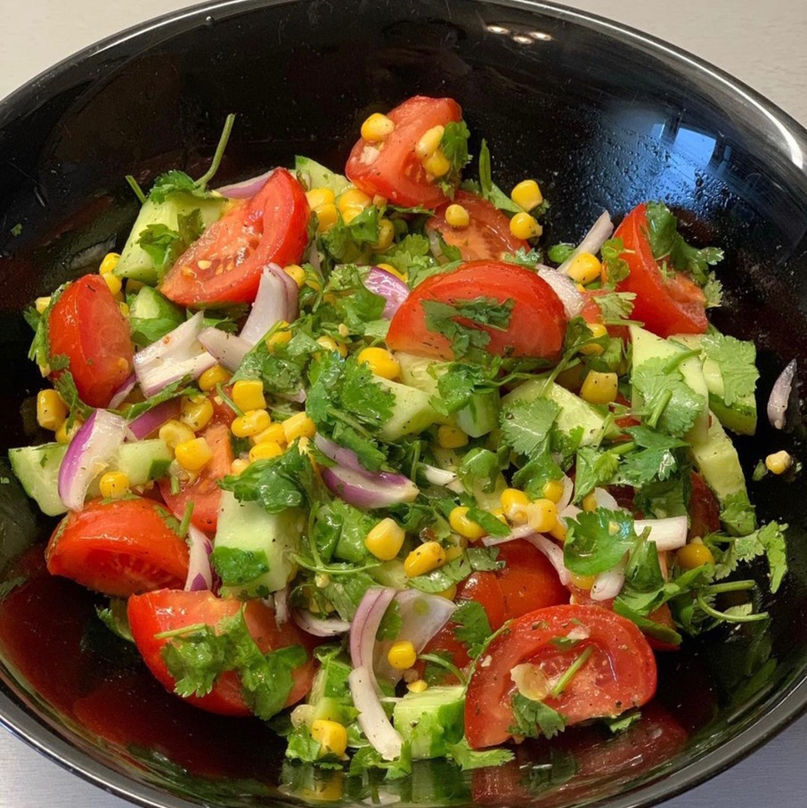 Салат из свежих овощей с постным маслом