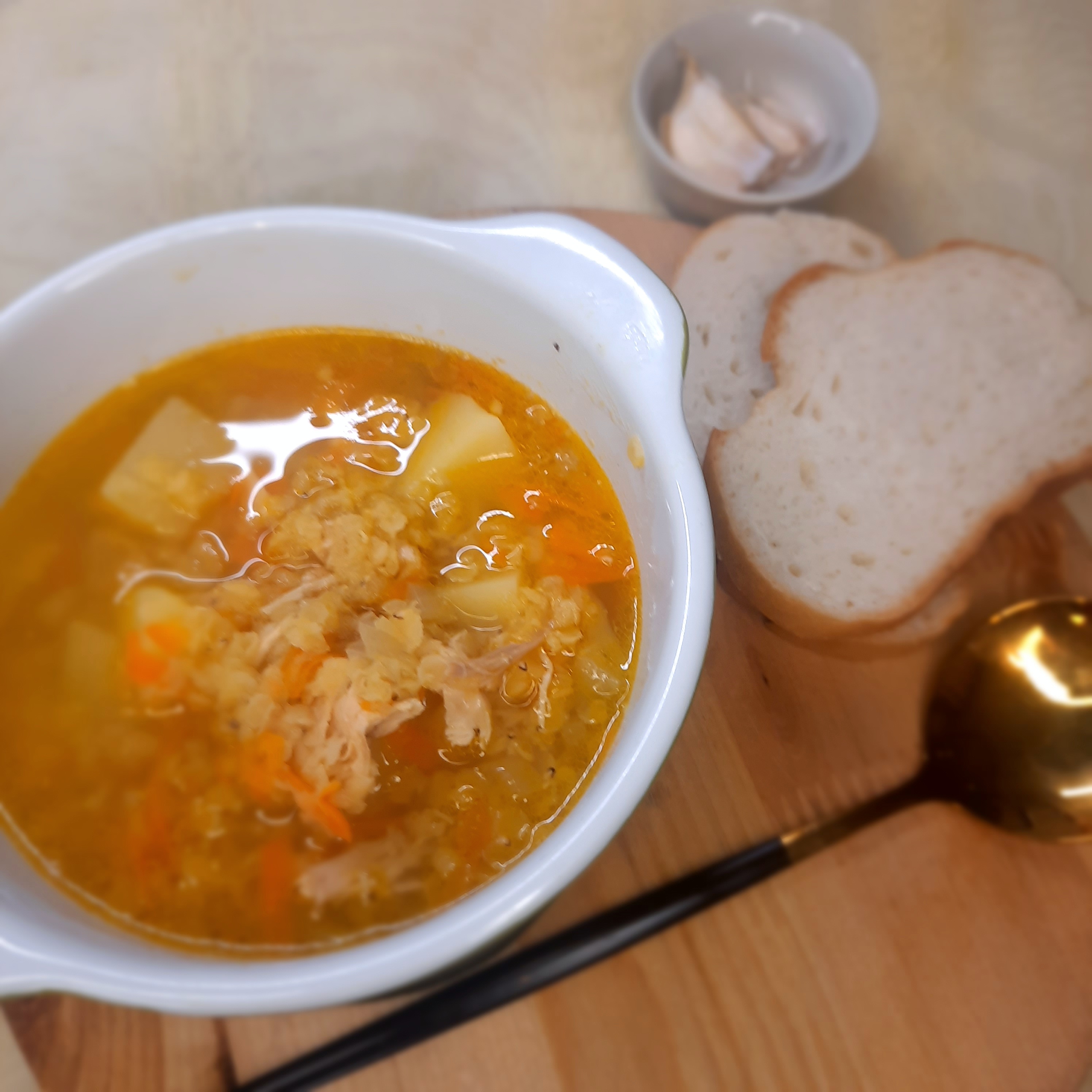 Куриный суп со смесью бобовых