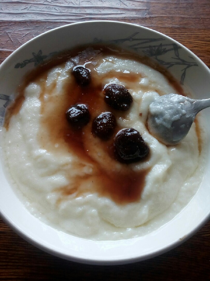 Манная каша с садовой клубникой 🍓 🥣 🥛