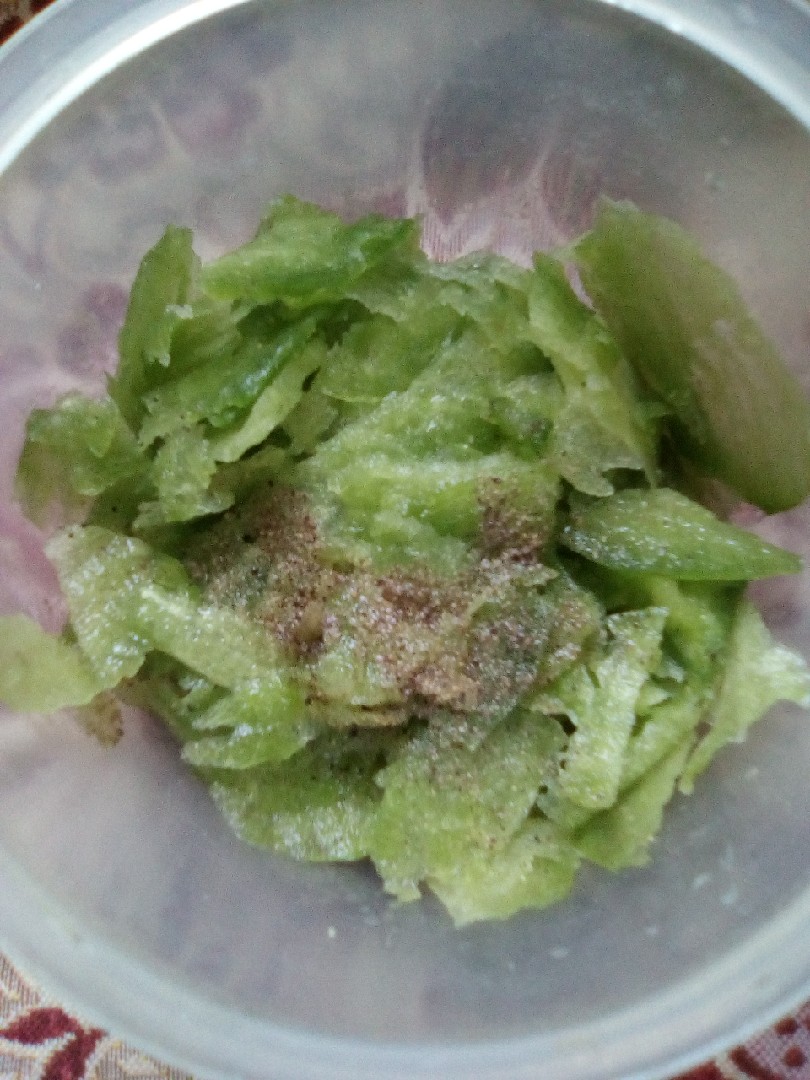 Салат из маргеланской редьки