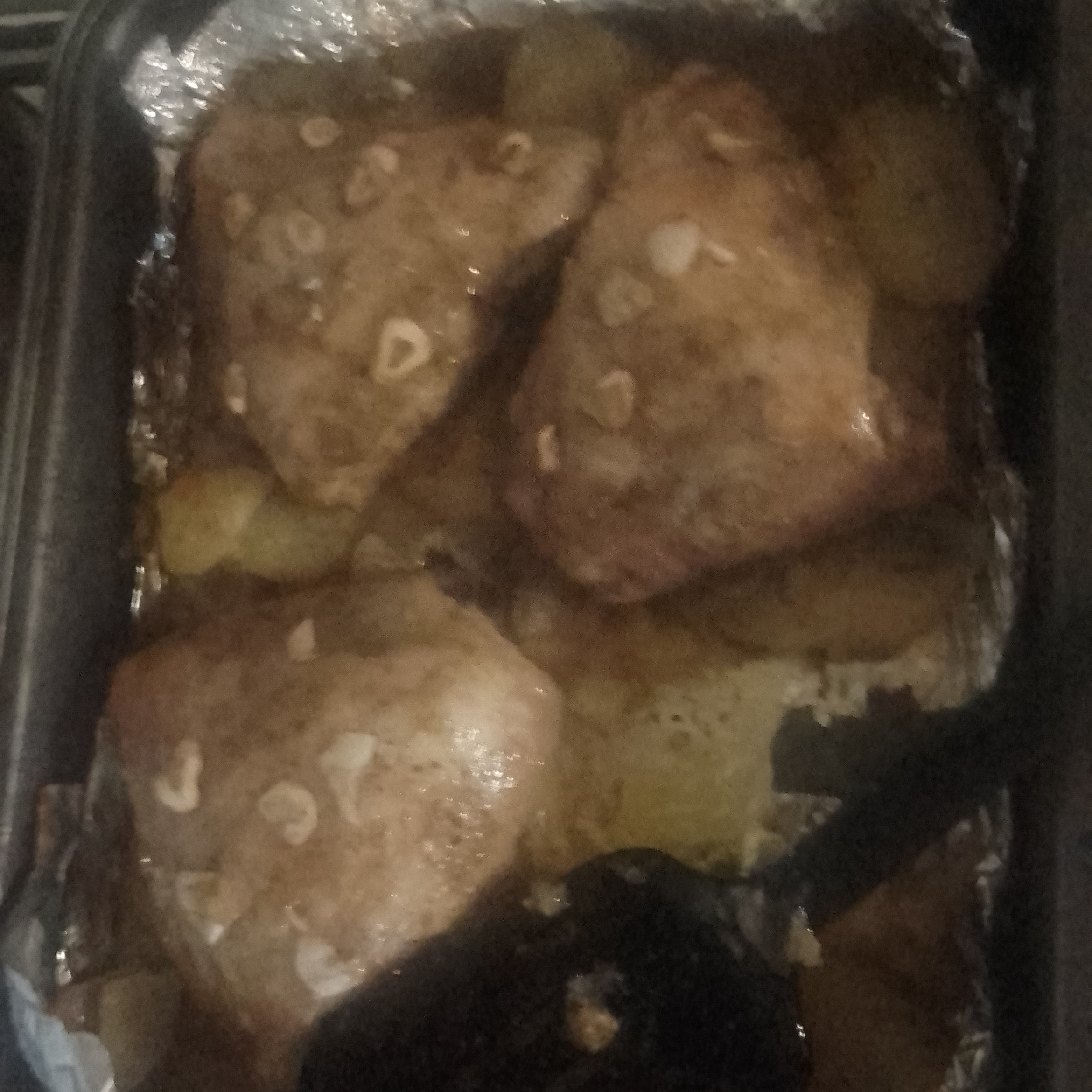 Запеченные куриные бедра с картофелем
