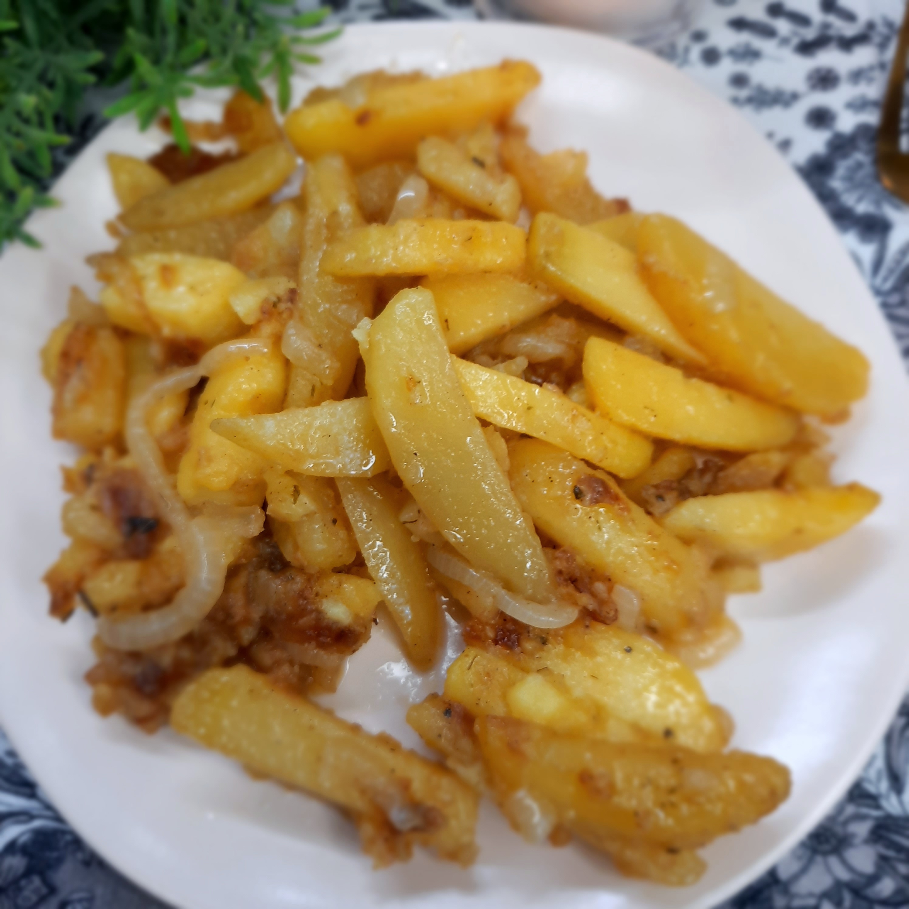 Жареная картошка с луком