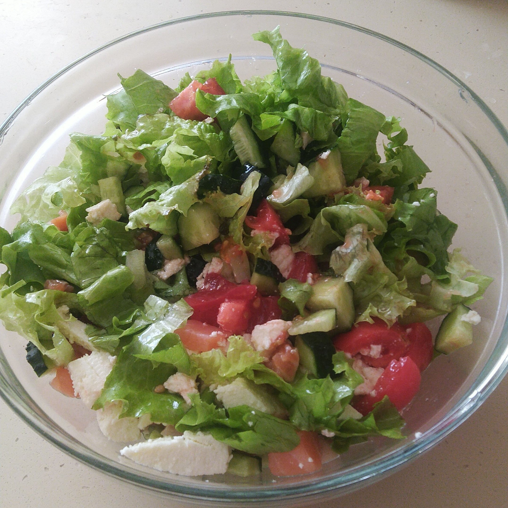Салат овощной с рыбой