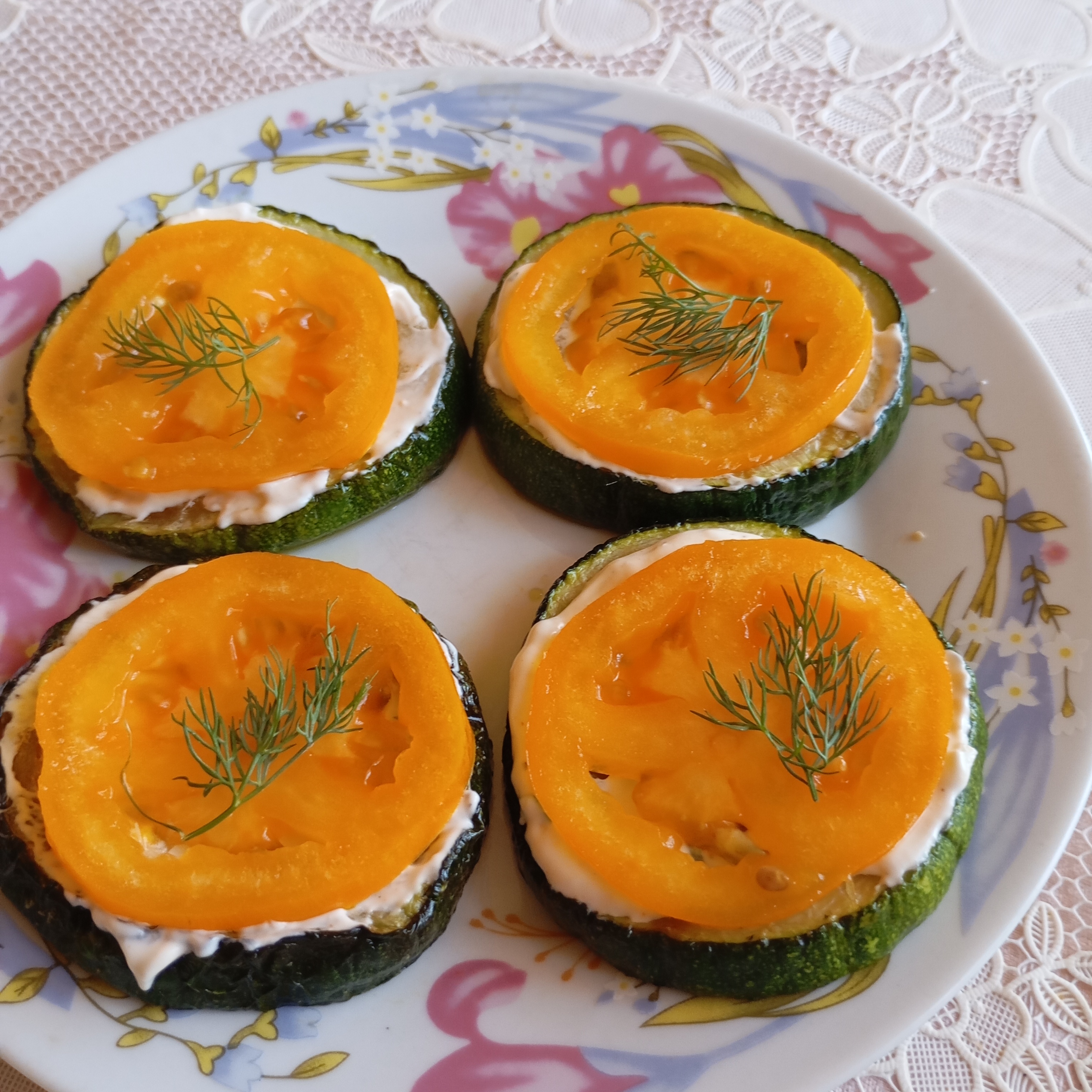 Закуска из кабачков с помидорами 