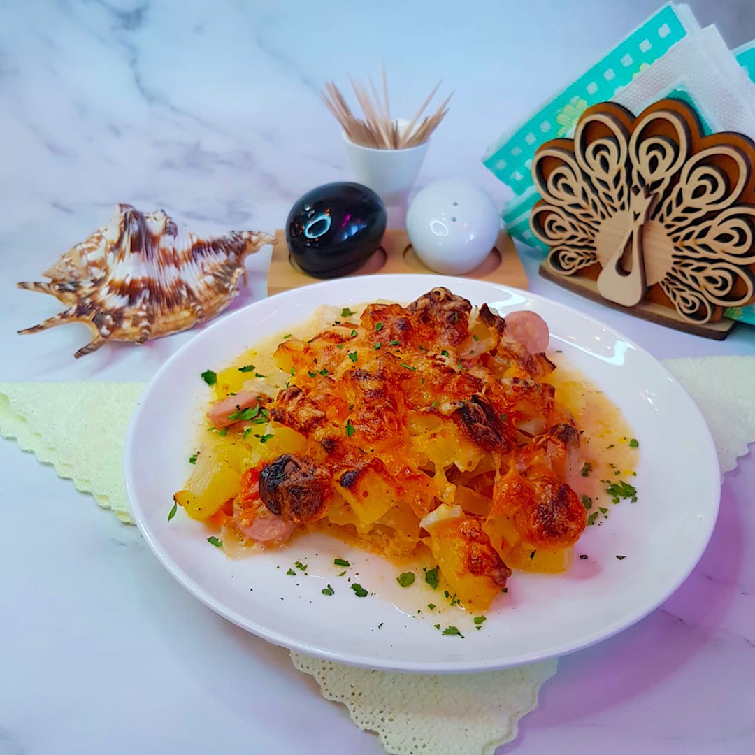 Картофельная запеканка с сосисками 🍅🥔🧀