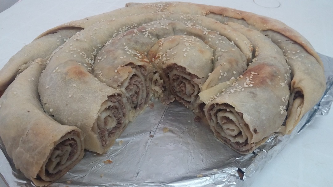 Пирог с начинкой из баранины «улитка»#календарь
