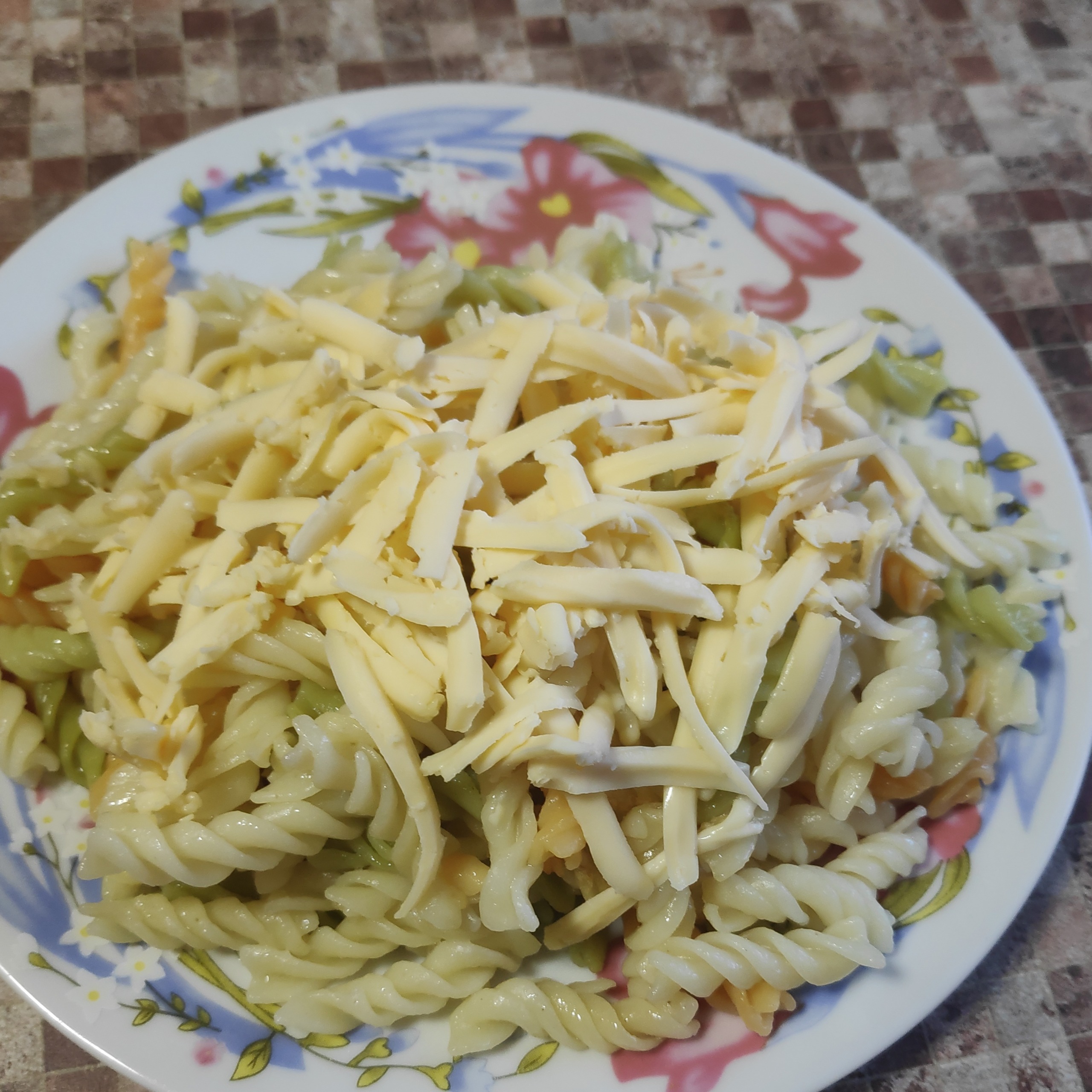 Фальшивая свежина и макароны с плавленым сыром