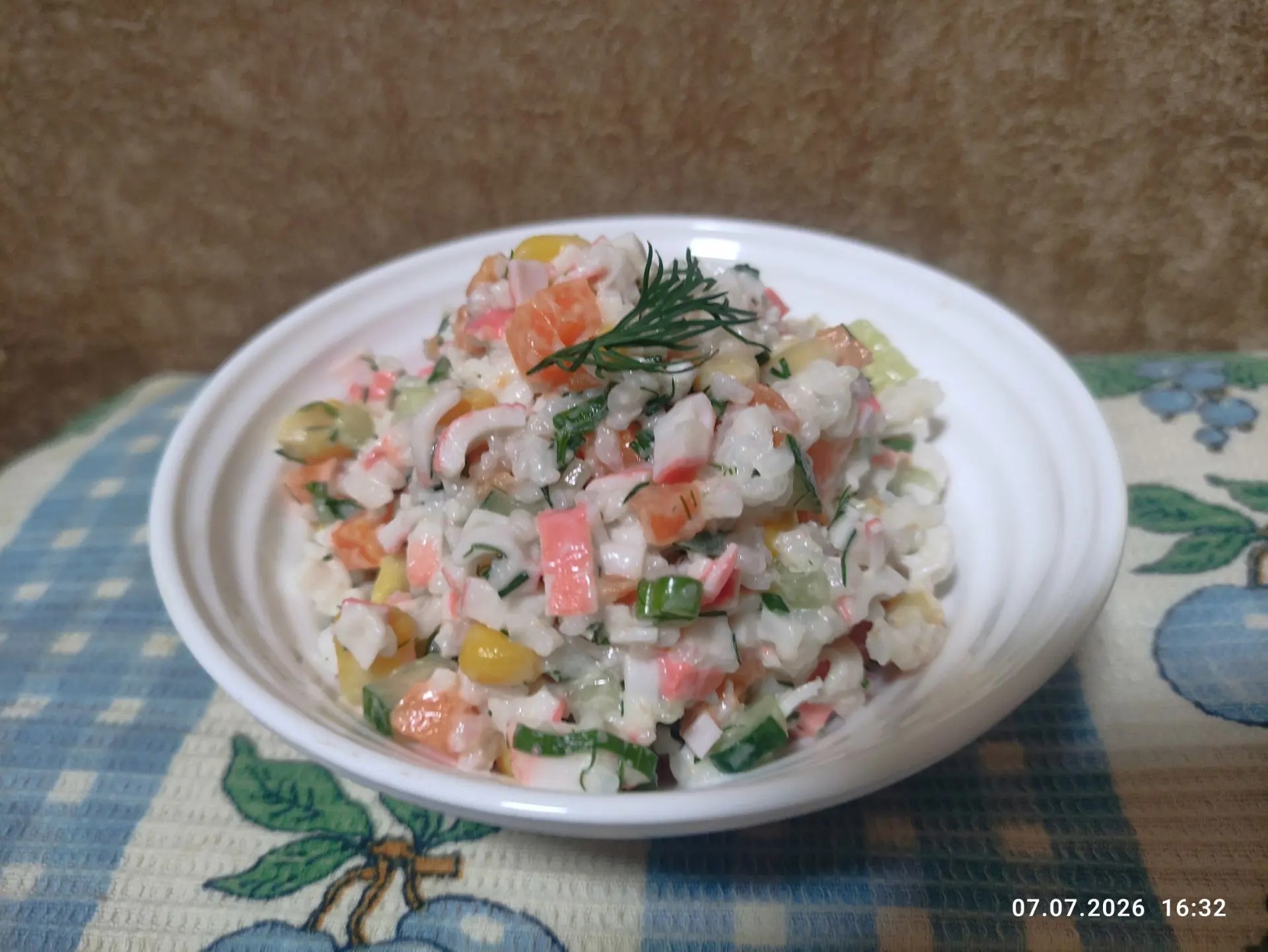 Салат с крабовыми палочками
