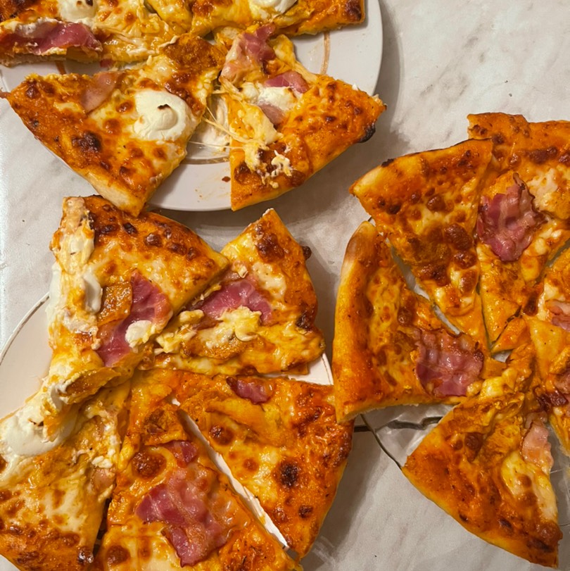 Домашняя пицца на тонком тесте и соус для пиццы
