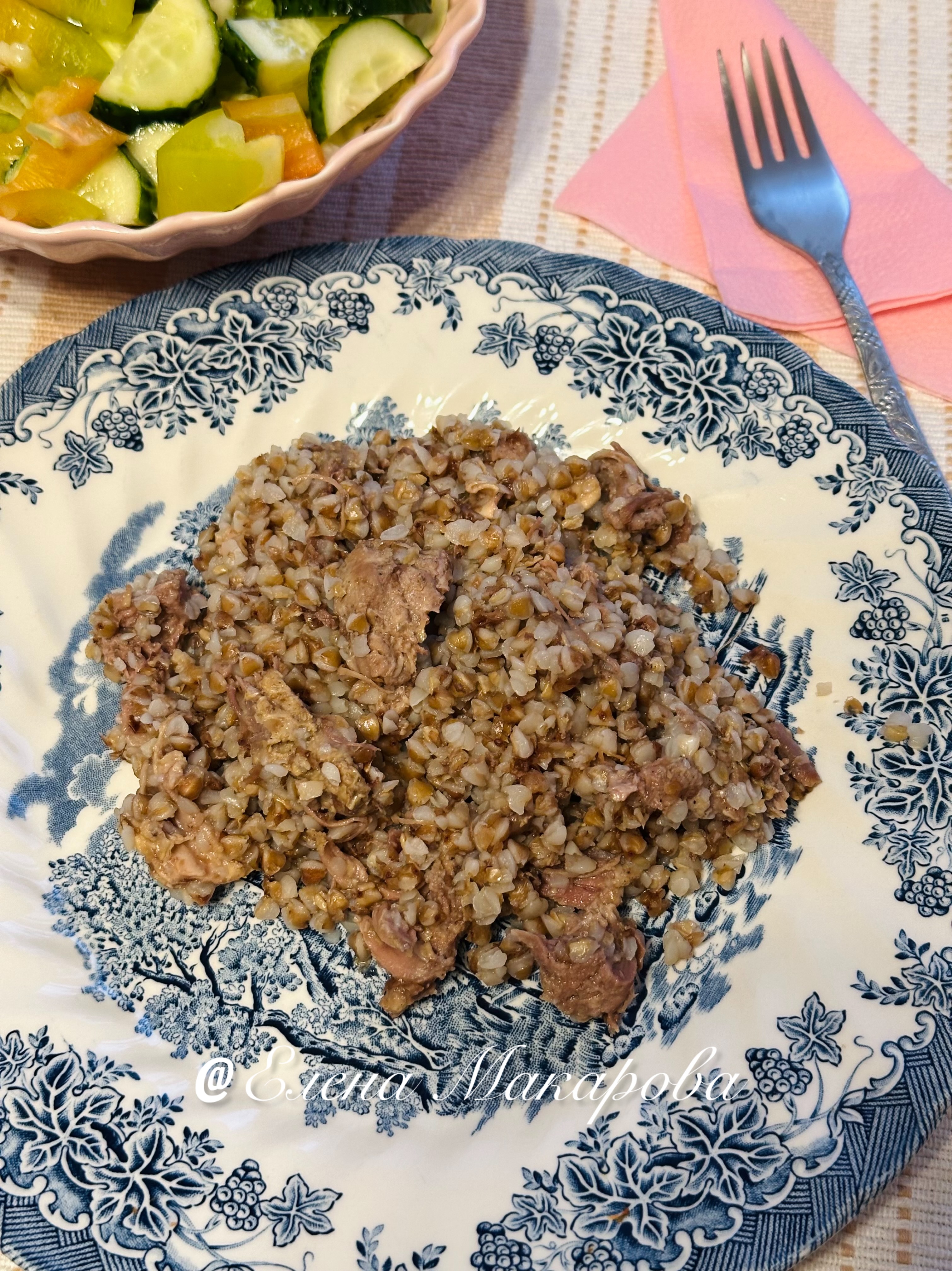 Гречка с тушенкой