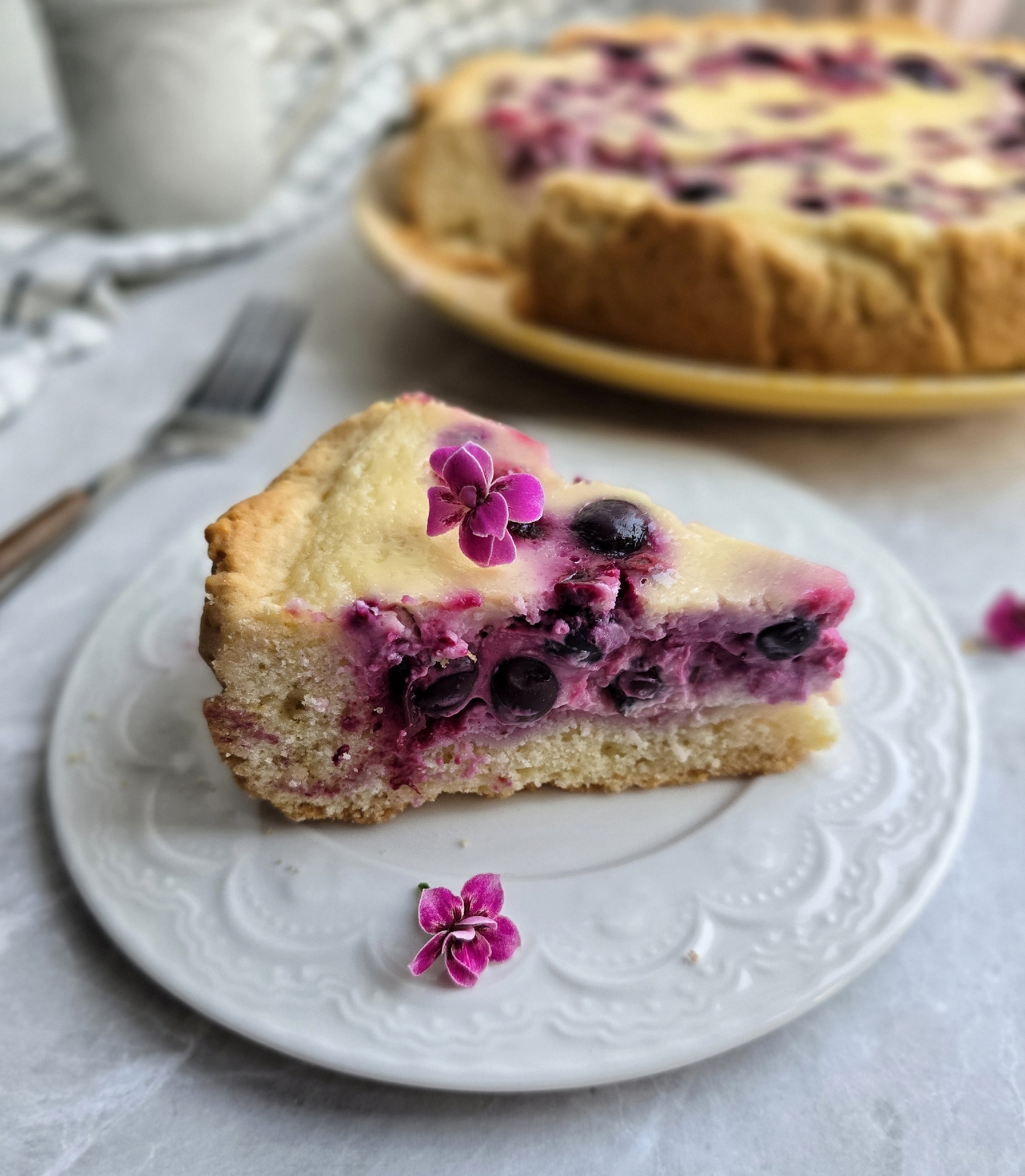 Ягодный пирог со сметанной заливкой