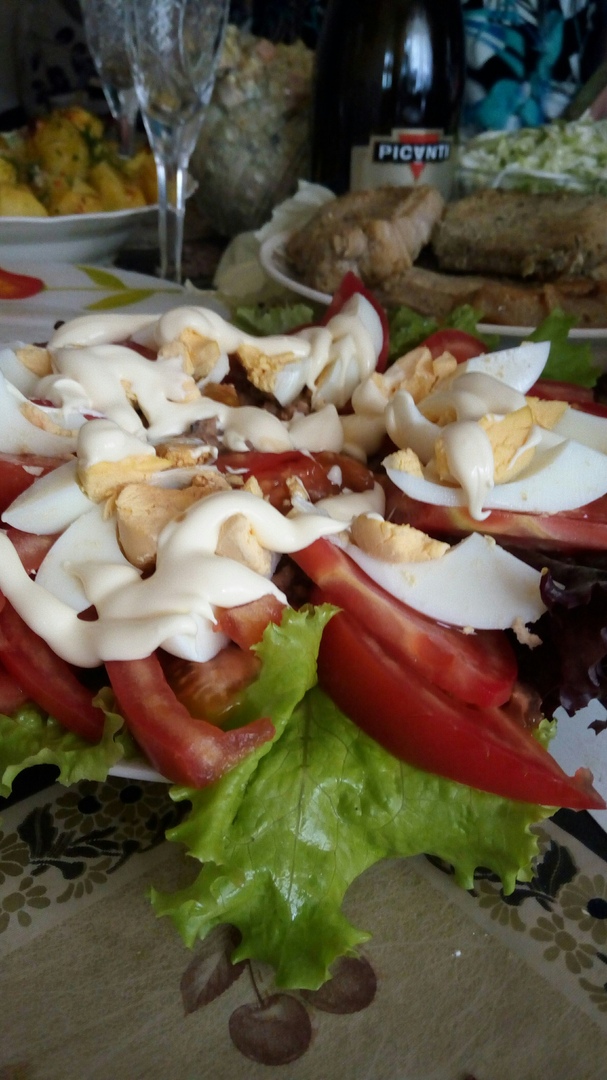 Простой но очень сочный салат с тунцом #кулинарныймарафон