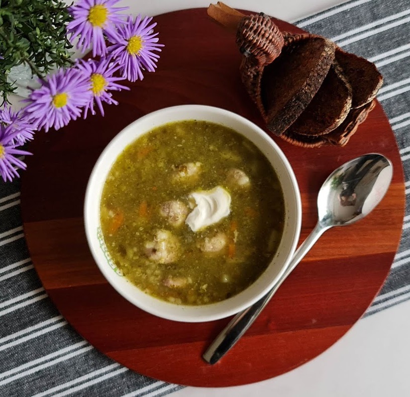 Щавелевый суп за 30 минут с фрикадельками