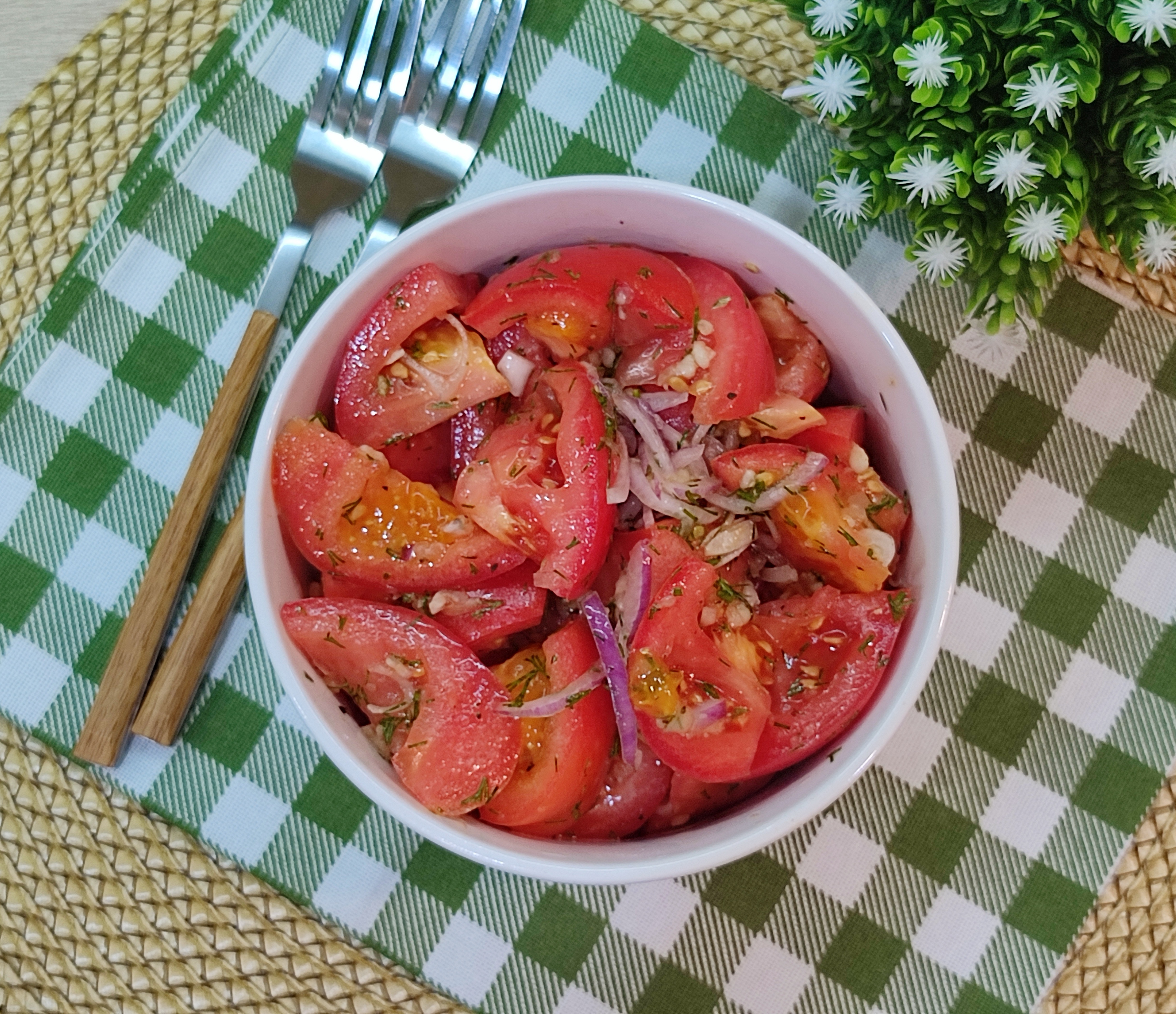 Закусочные помидорки на скорую руку 