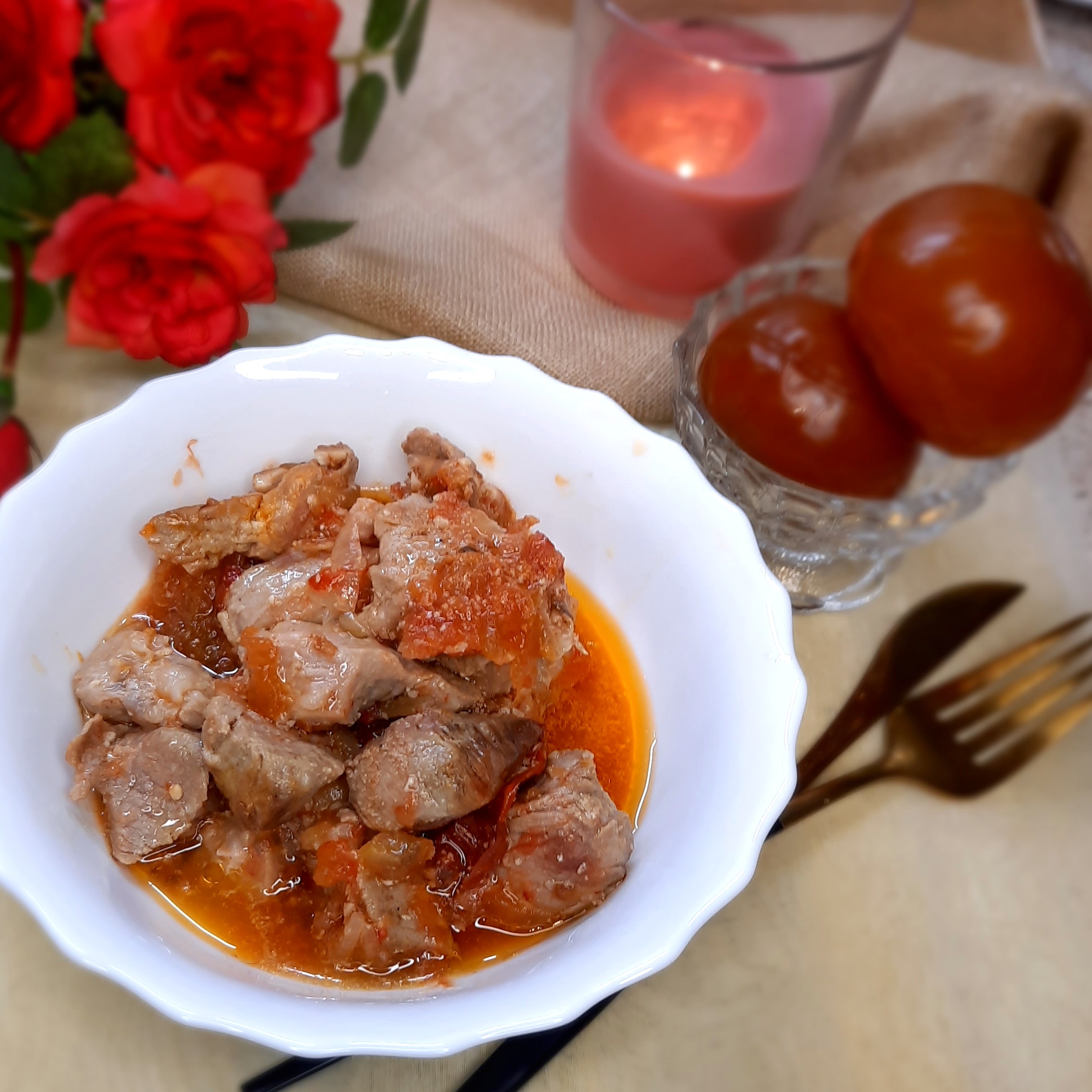 Свинина в соусе из маринованных помидоров на ужин 