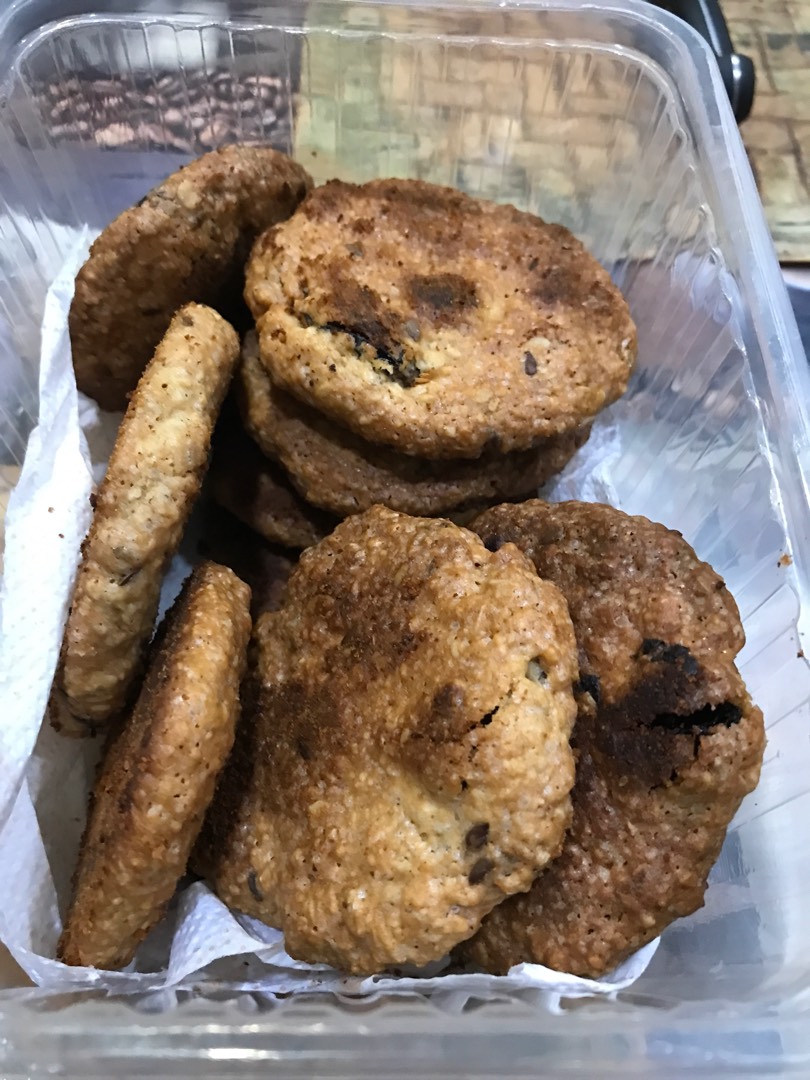 Овсяное печенье с шоколадом и орехами