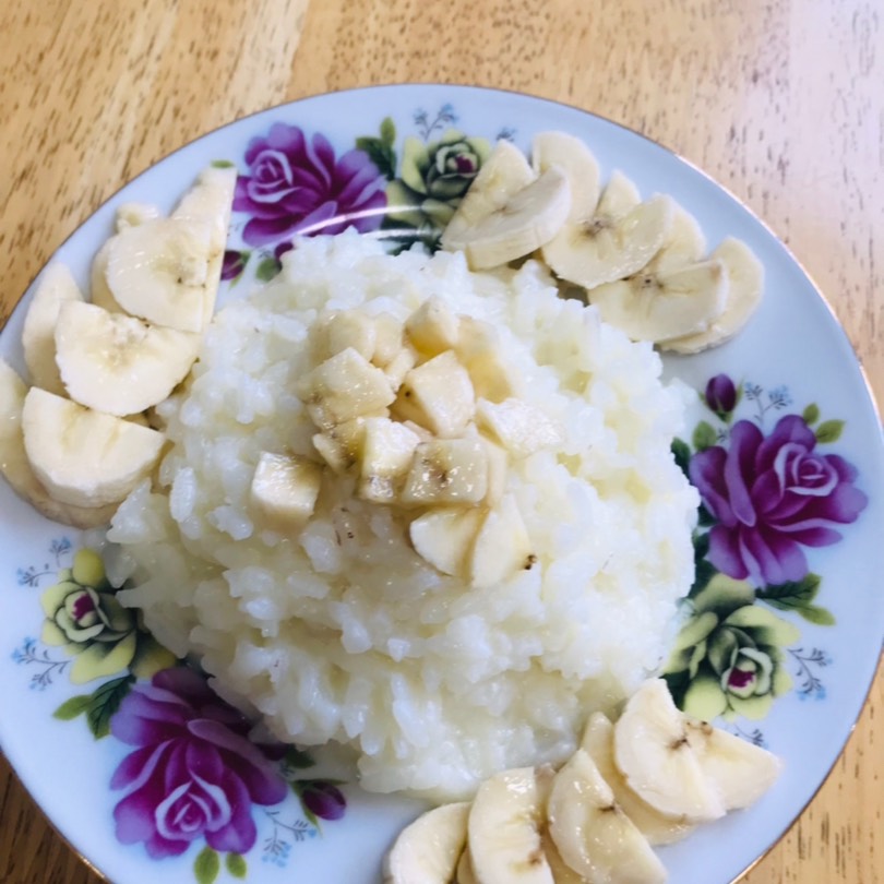 Каша рисовая на молоке с бананом