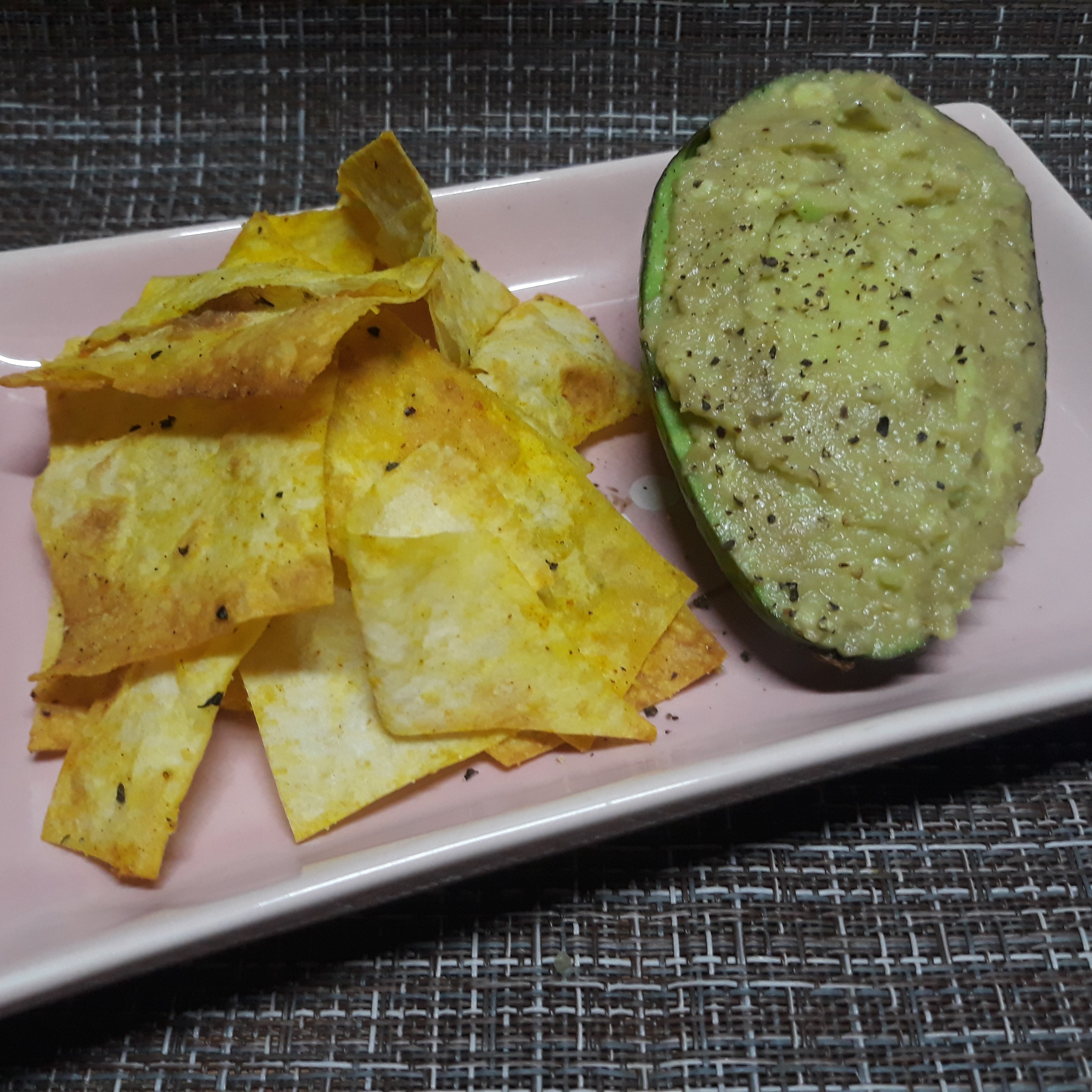 Паста из авокадо 🥑 с чипсами из лаваша