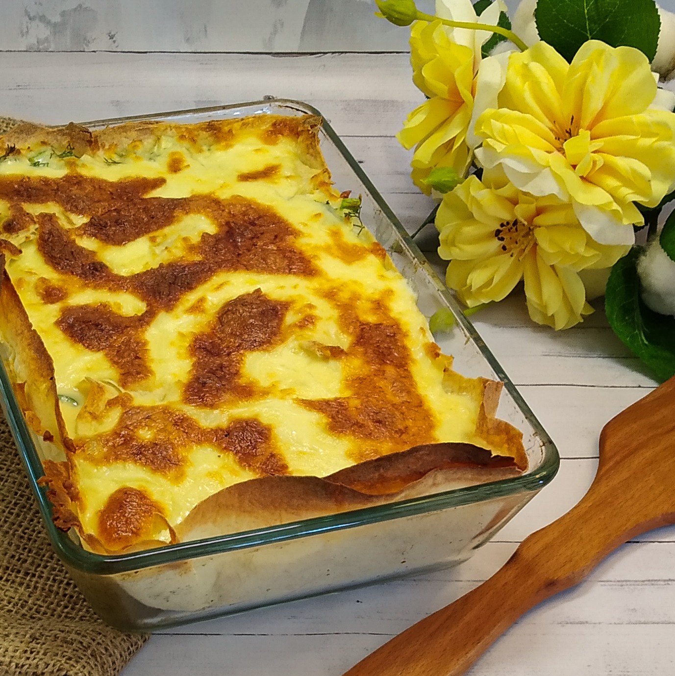 ⚜️ Рваный пирог из лаваша с творогом, сыром и зеленью 😋. Идеально на завтрак