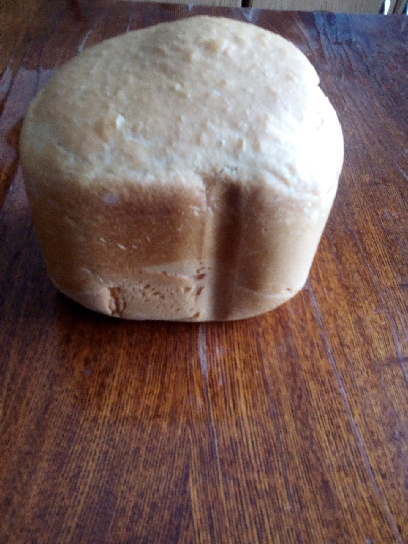 Хлеб из 2 видов муки с луком и чесноком