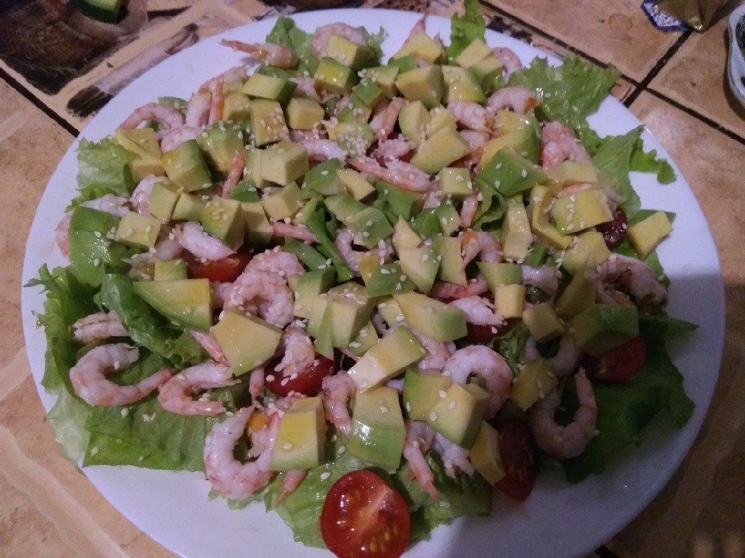 Салат с креветками 🦐 и авокадо 🥑