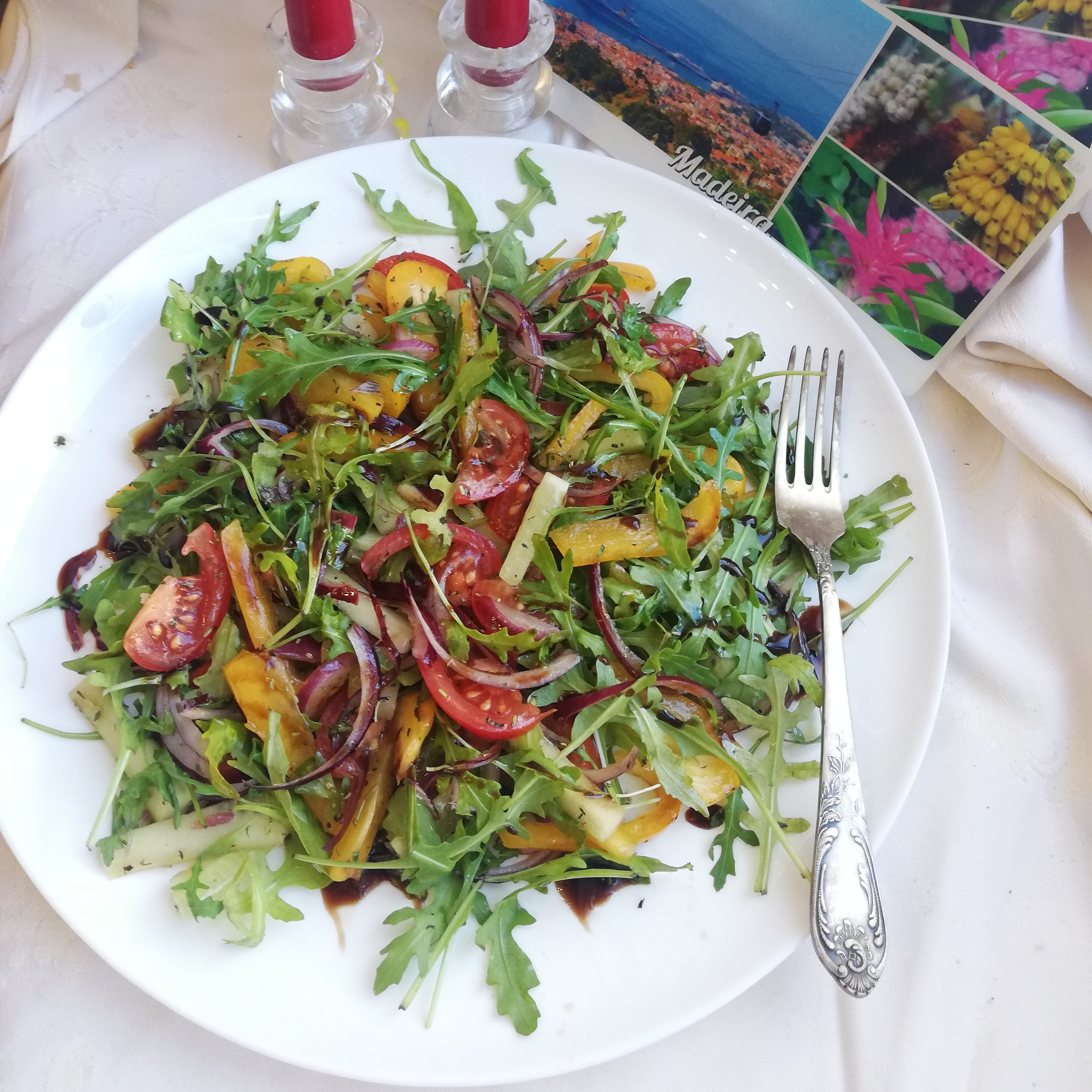 🥗 с руколой, овощами и сыром пармезаном