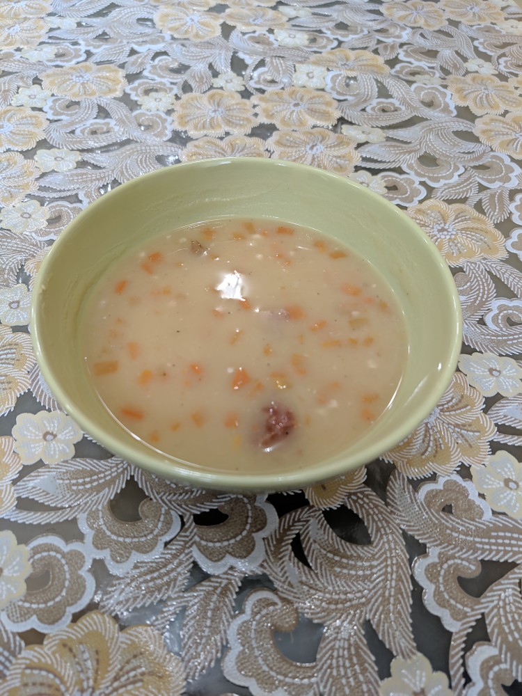 Гороховый суп-пюре с копченостями