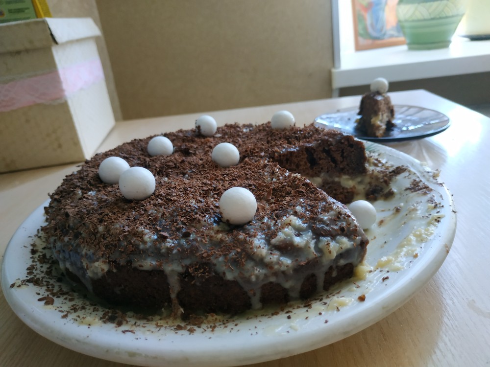 Шоколадный торт в мультиварке с кремом Рафаэлло