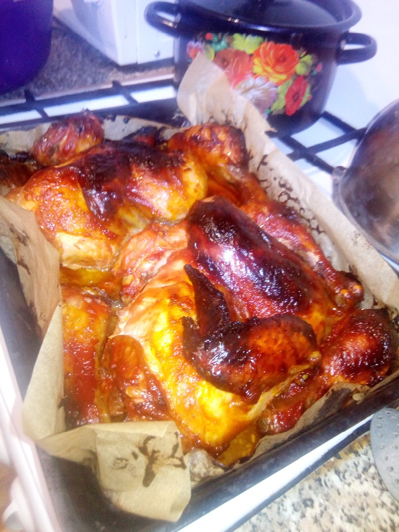 Курица, запеченная в духовке, в медово-томатном маринаде