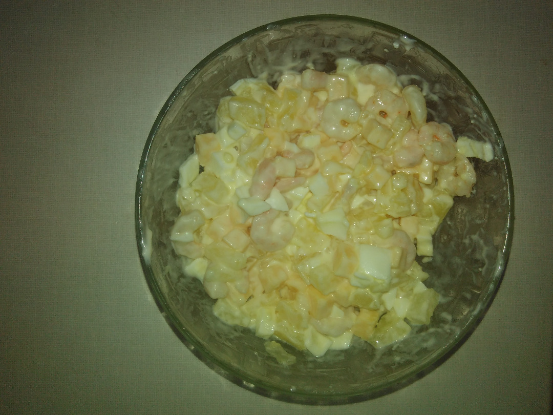 Салат с креветками и ананасом «Буржуйский»