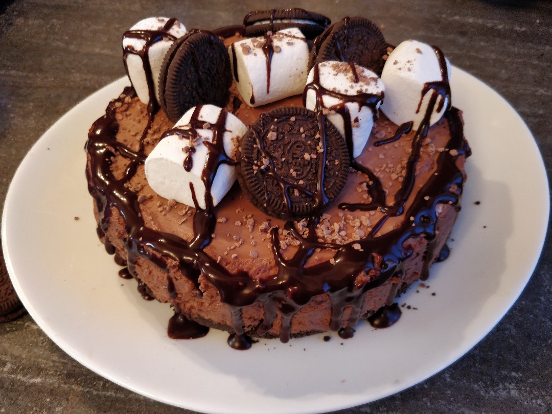 Шоколадный торт с маршмеллоу и Орео