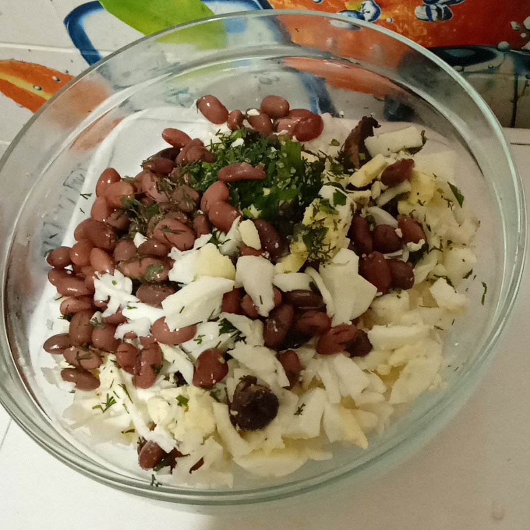 Закуска-салат с фасолью и грибами