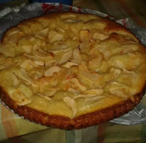 Самый простой пирог с яблоками на кефире