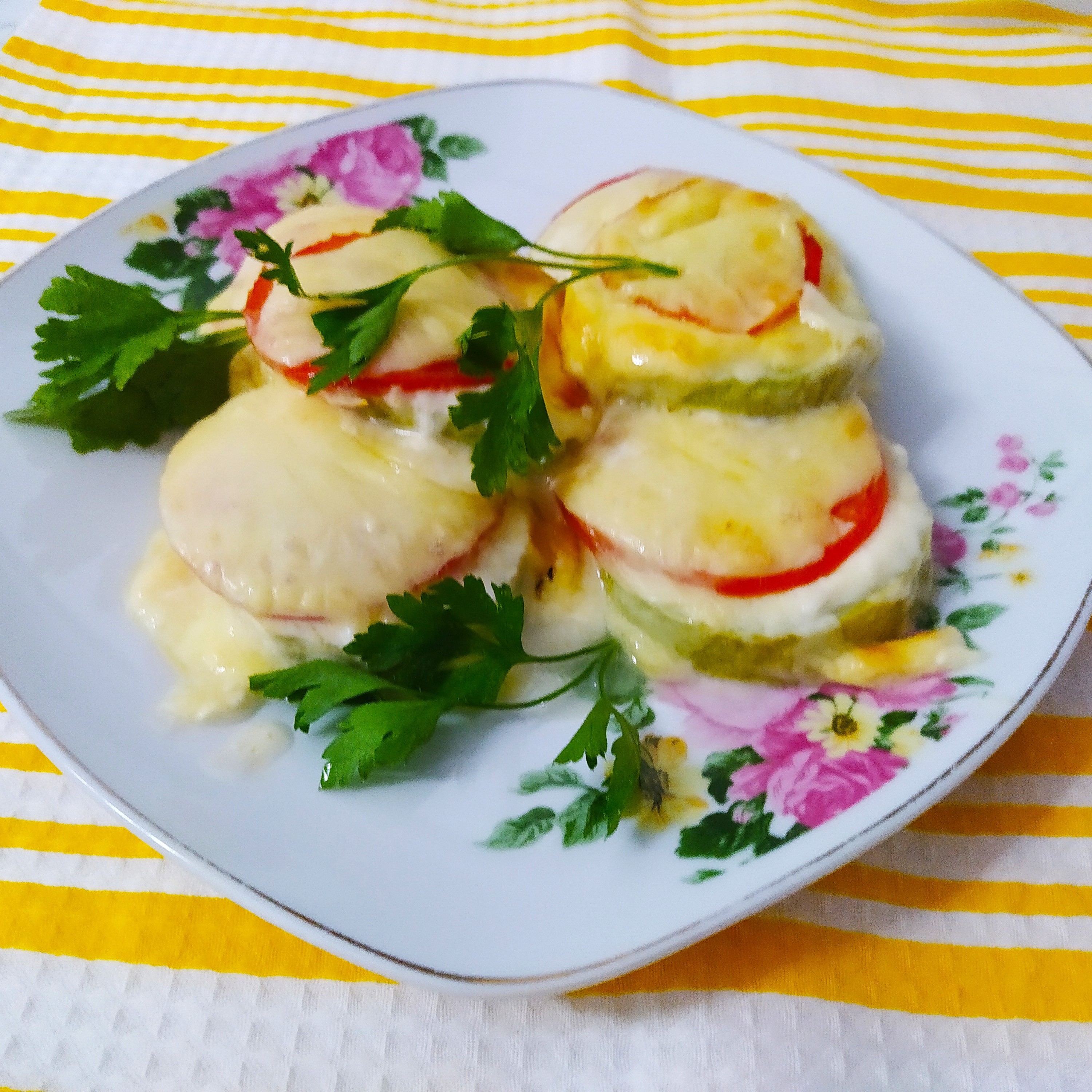 Кабачки с помидорами🍅 и сыром в духовке