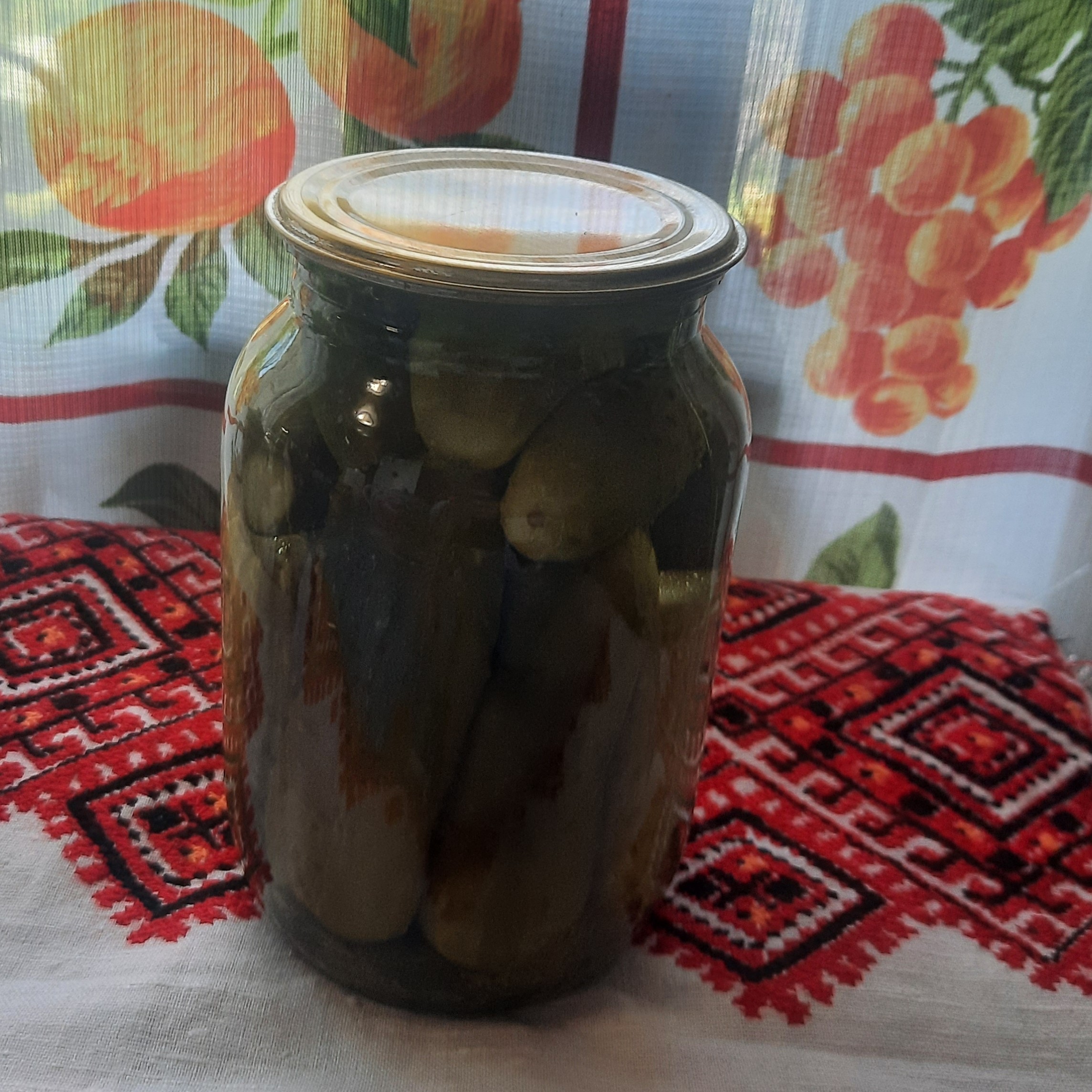 Огурцы на зиму с кориандром (рецепт на 3 литровые банки)