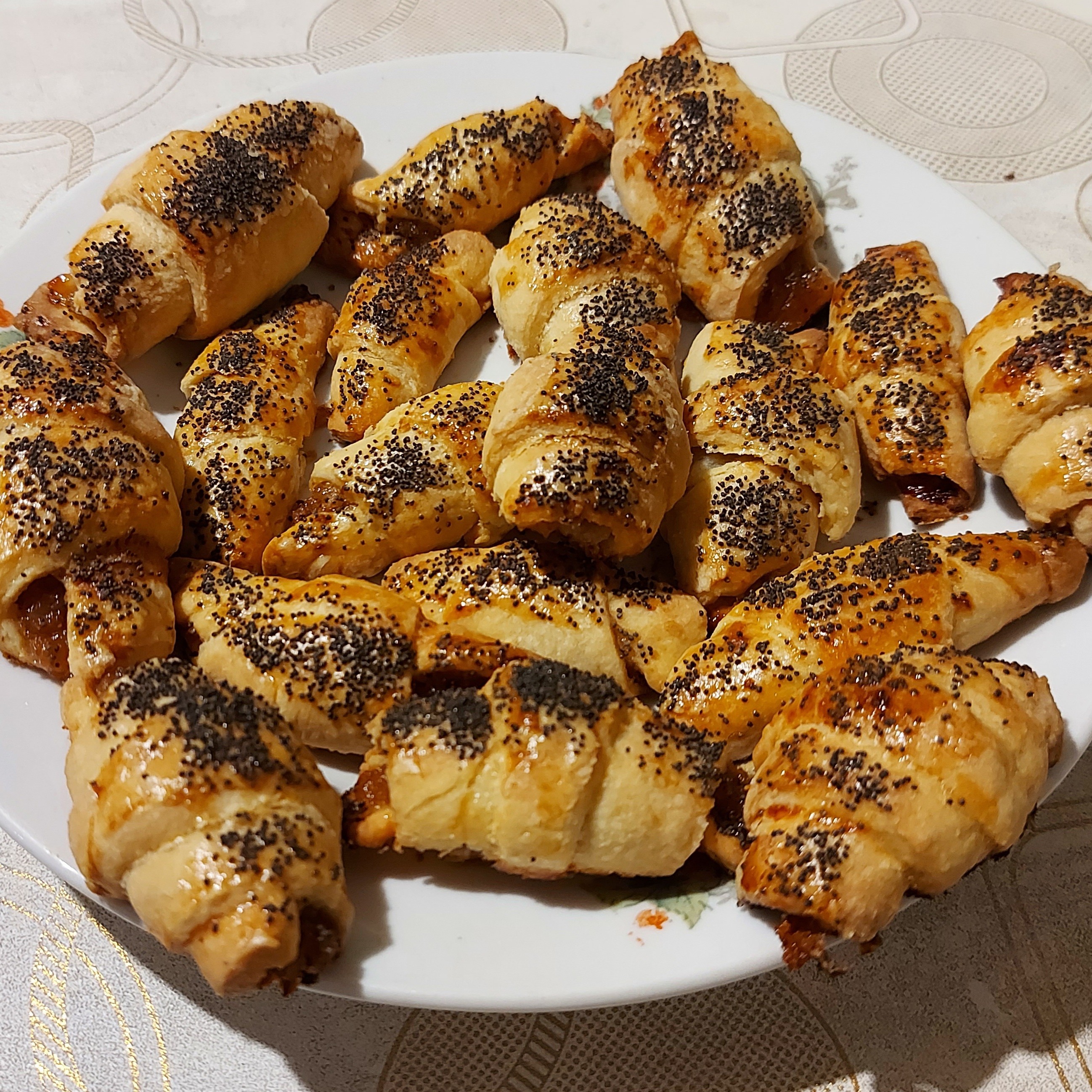 Песочные рогалики со сгущенкой 🥐 рецепт с фото пошаговый от Алëна -  Овкусе.ру