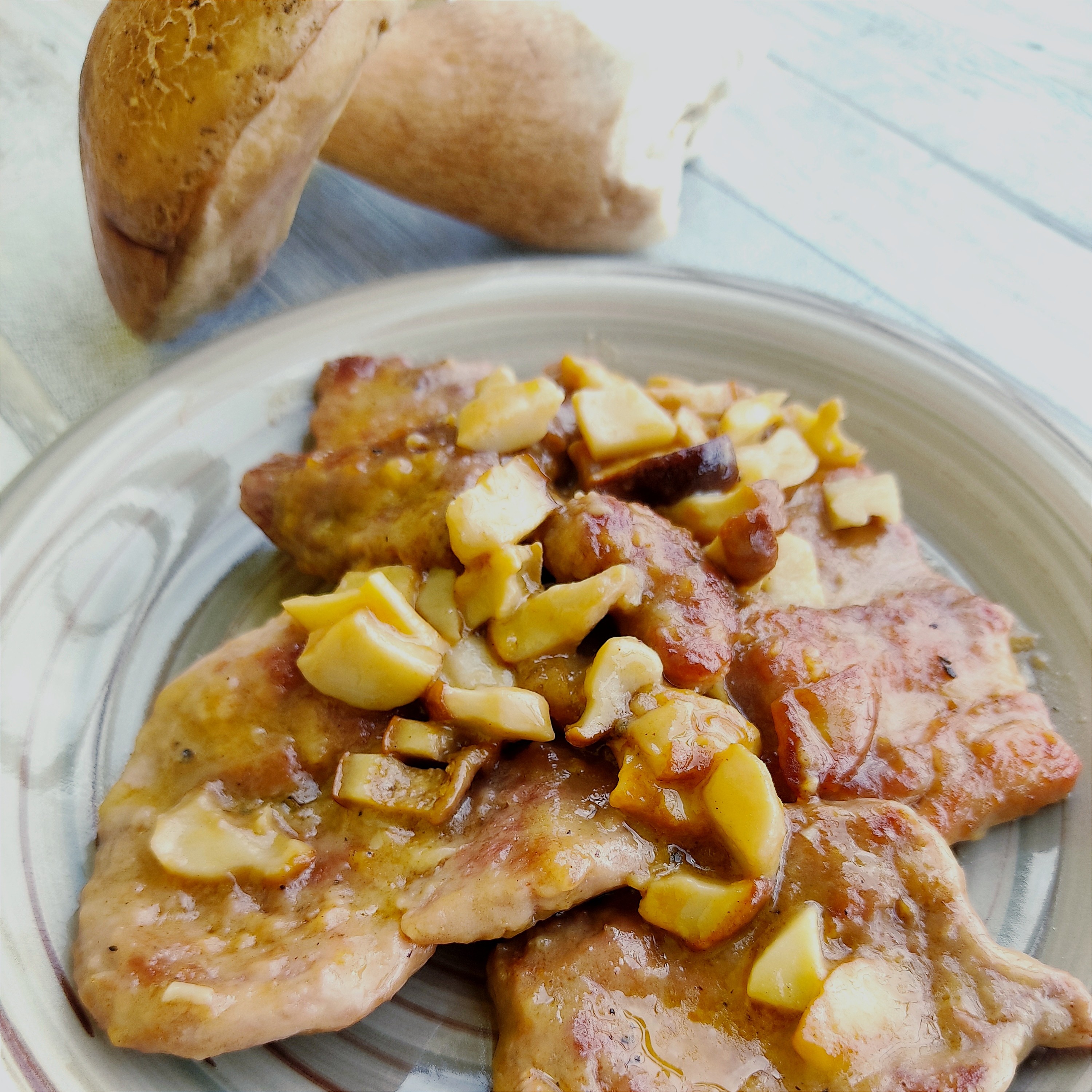 Scaloppine или эскалопы (свинина) с грибами