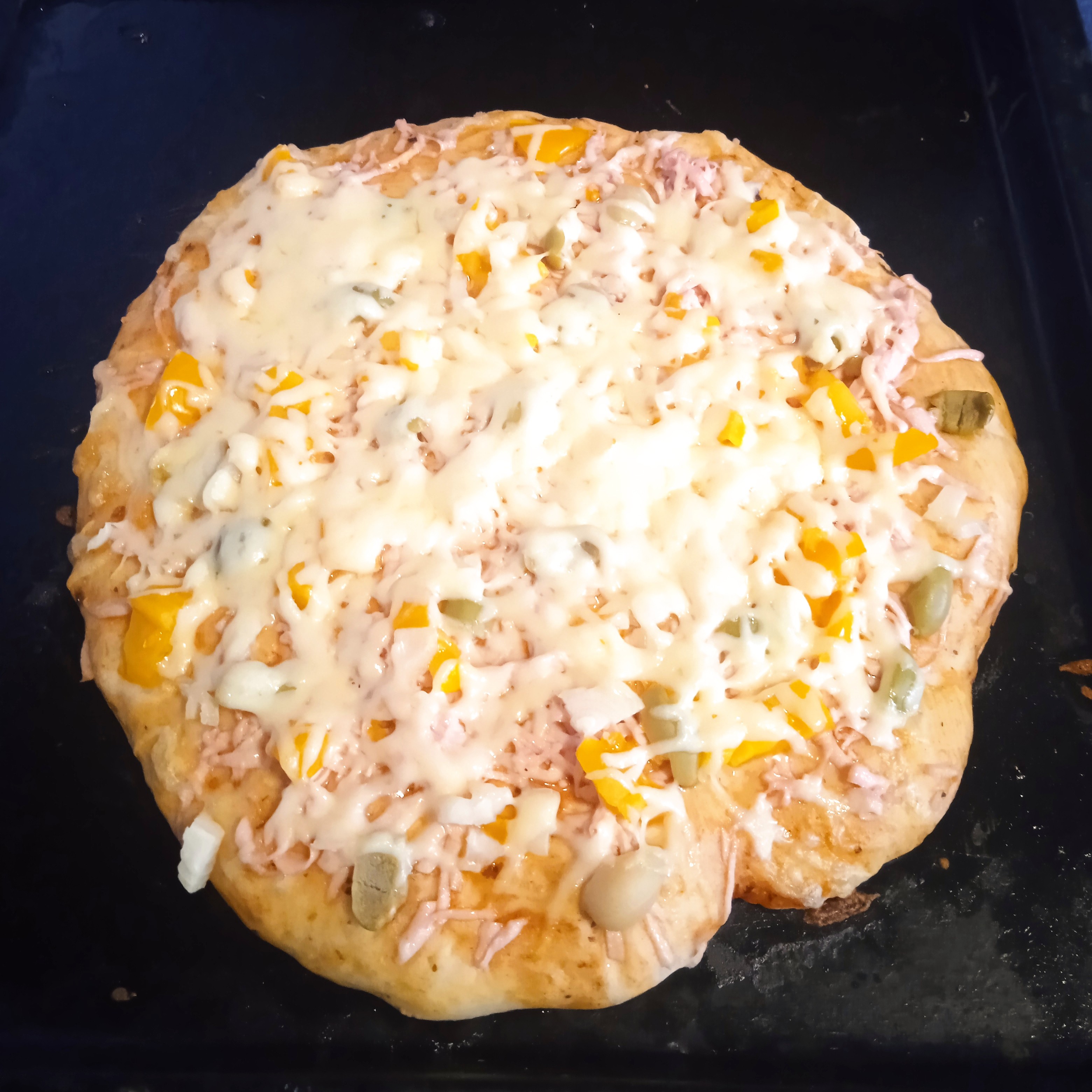 Быстрая пицца в духовке без раскатки теста
