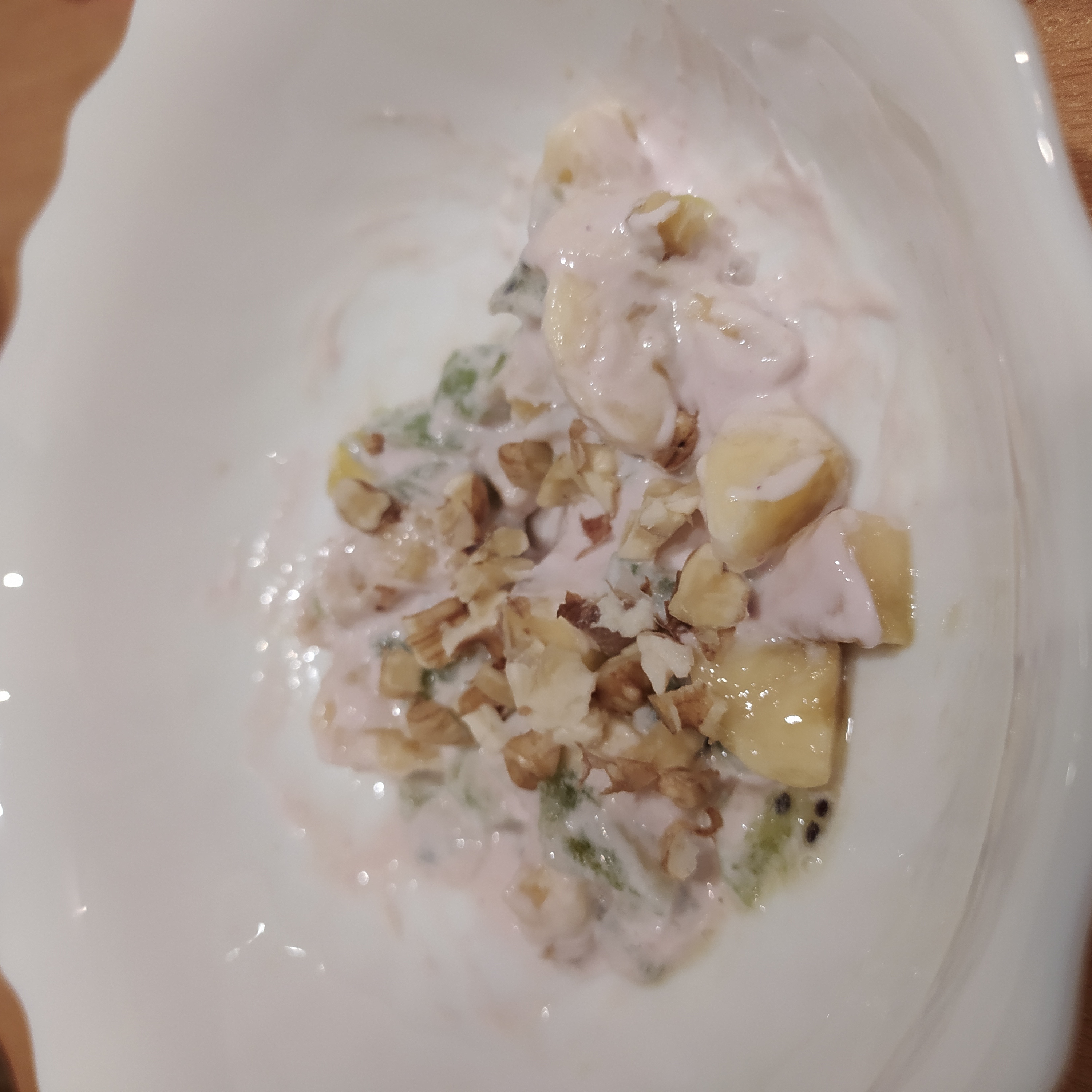 Фруктовый салат с бананом и киви