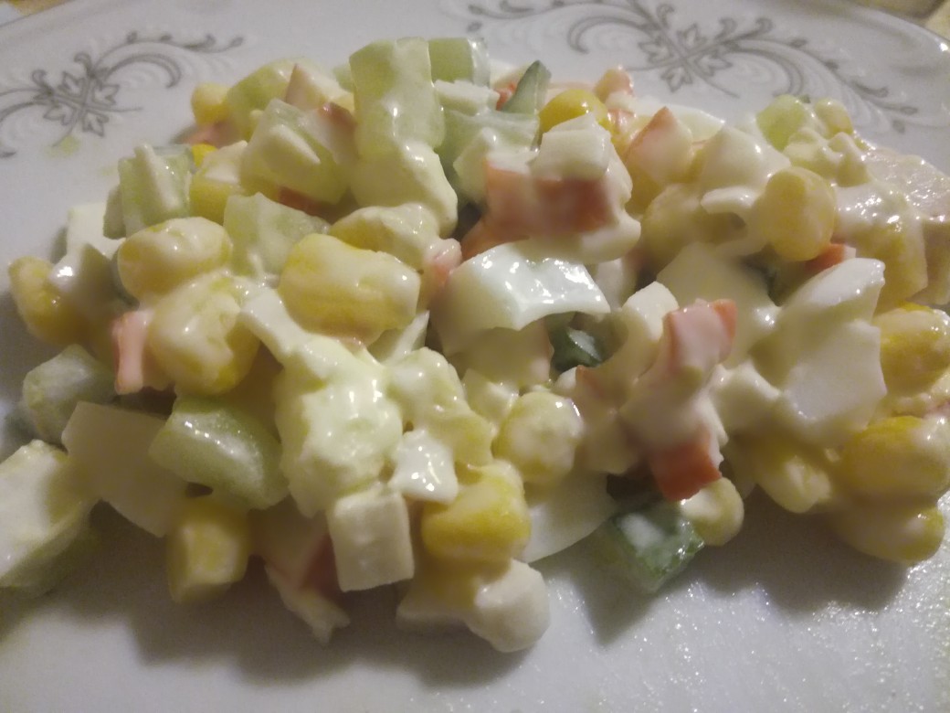 Крабовый салат с огурцом