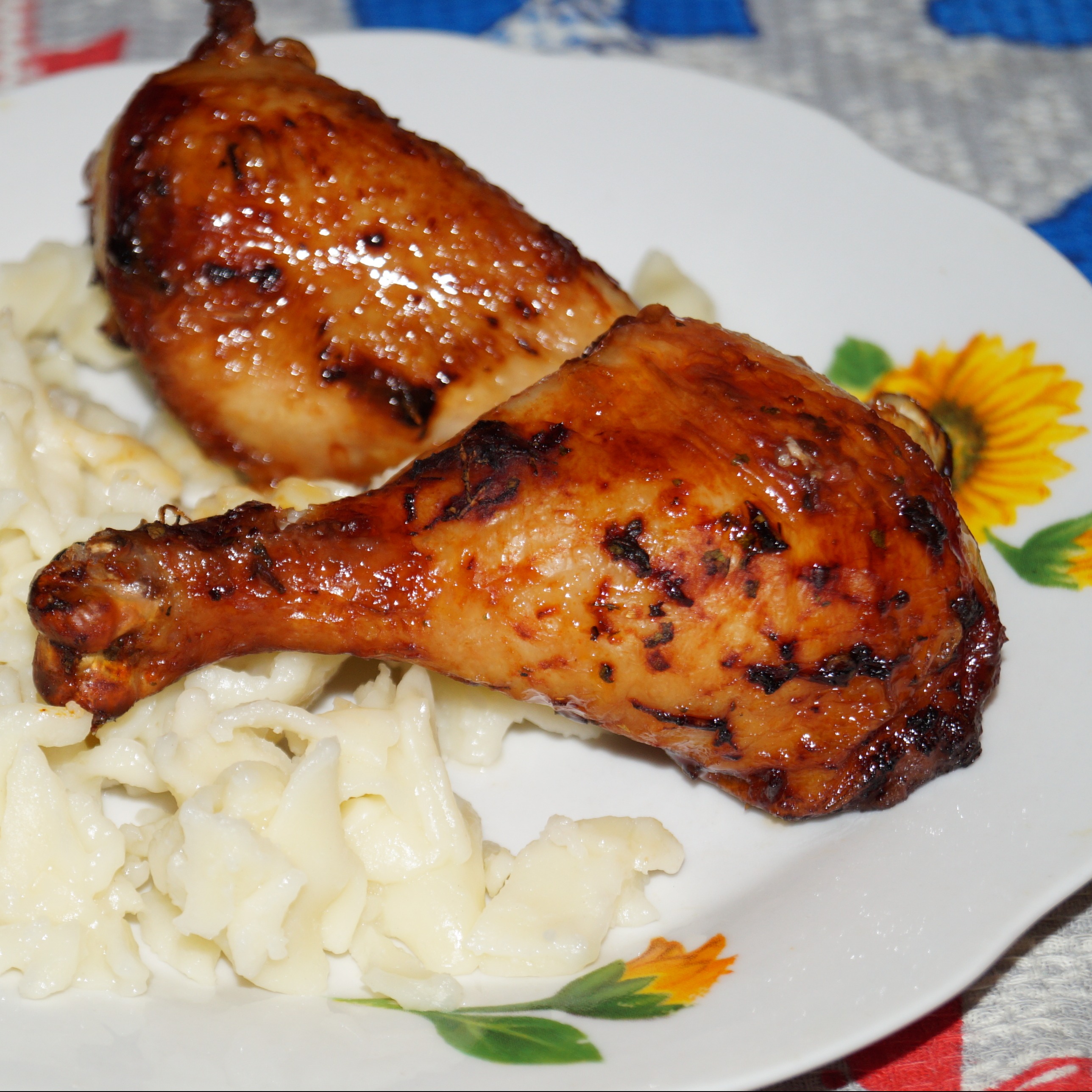 Куриные голени, запечёные с розмарином, чесноком и копчёной паприкой 🍗🌿🧄🌶(пп-обед)
