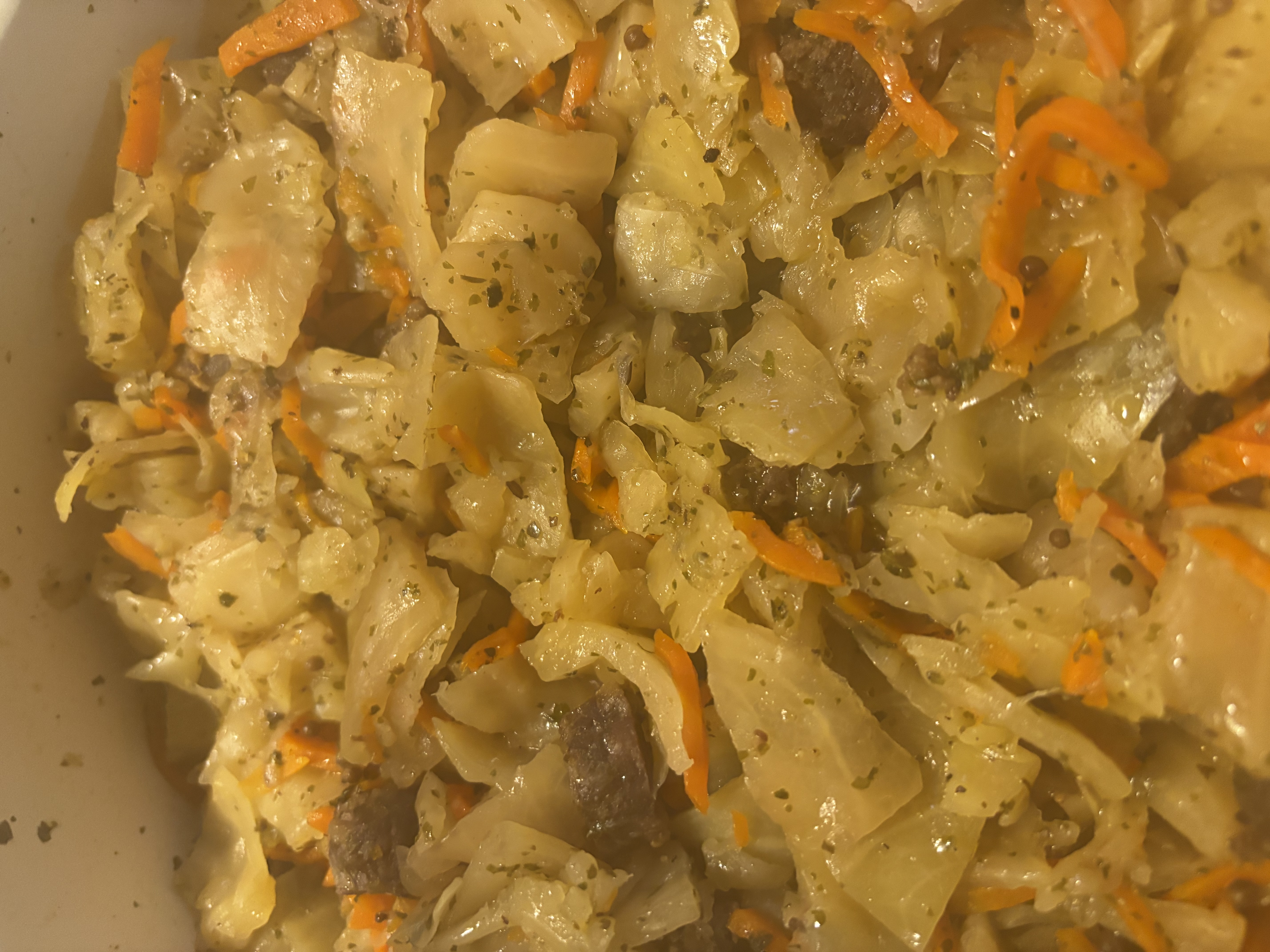 Капуста тушеная с колбасой