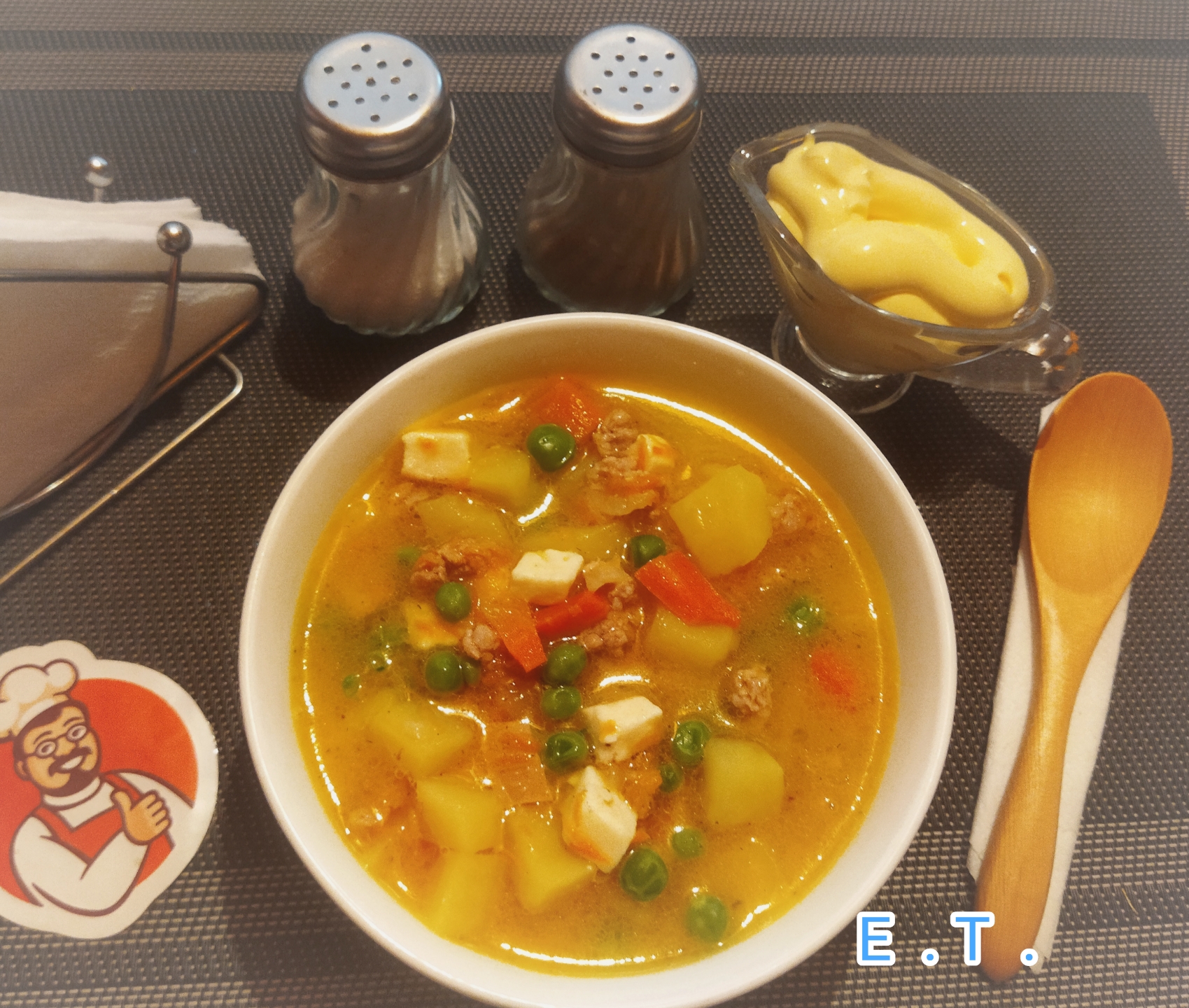 Суп с зеленым горошком и копченым сыром