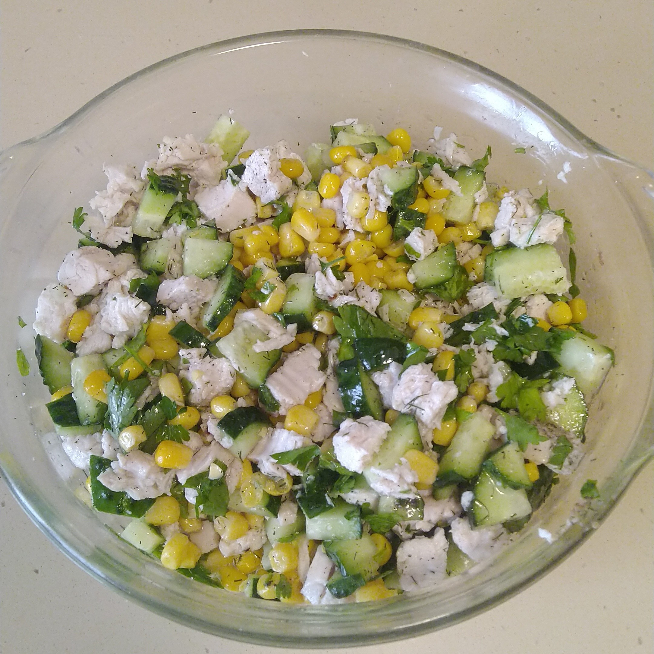 Лёгкий салат с кукурузой