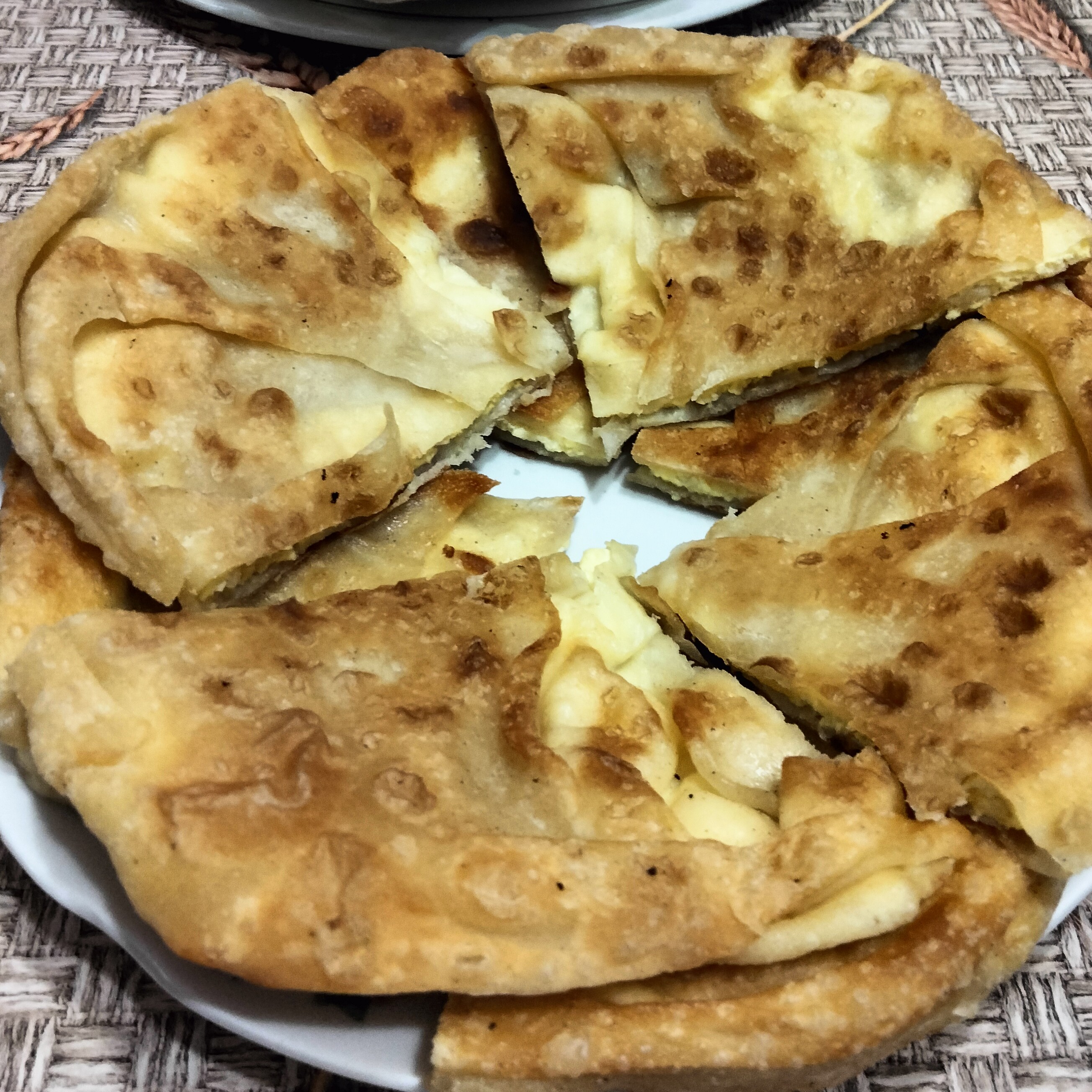 🇲🇩 Plăcintă (Плацинда) - молдавский пирог в виде лепешки с начинкой